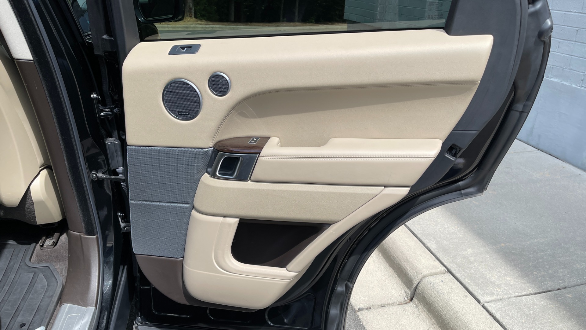 Used 2015 Land Rover Range Rover Sport HSE / SUPERCHARGED / MERIDIAN SOUND / DRIVER ASSISTANCE / PANORAMIC ROOF / for sale Sold at Formula Imports in Charlotte NC 28227 35