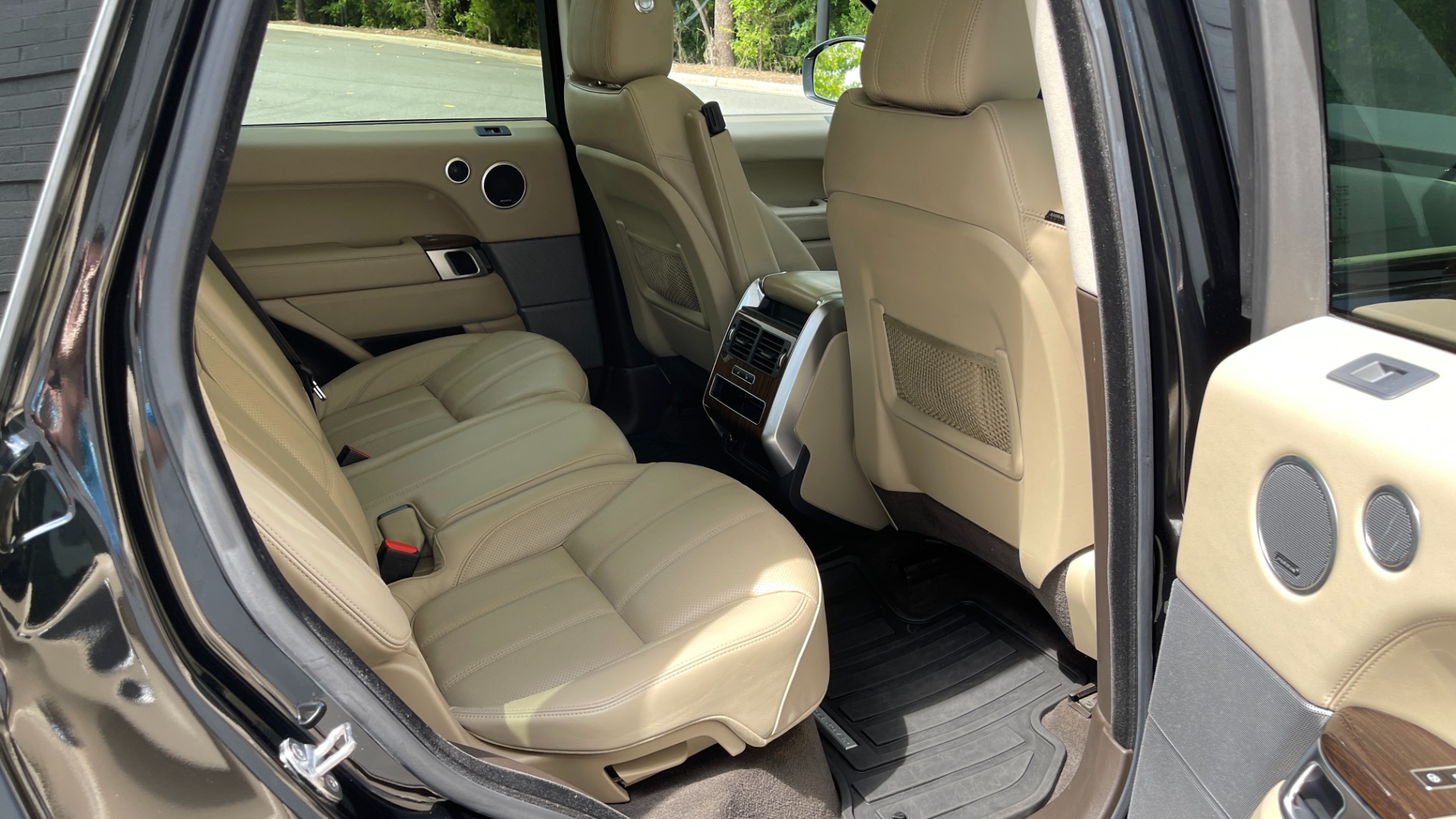 Used 2015 Land Rover Range Rover Sport HSE / SUPERCHARGED / MERIDIAN SOUND / DRIVER ASSISTANCE / PANORAMIC ROOF / for sale Sold at Formula Imports in Charlotte NC 28227 36