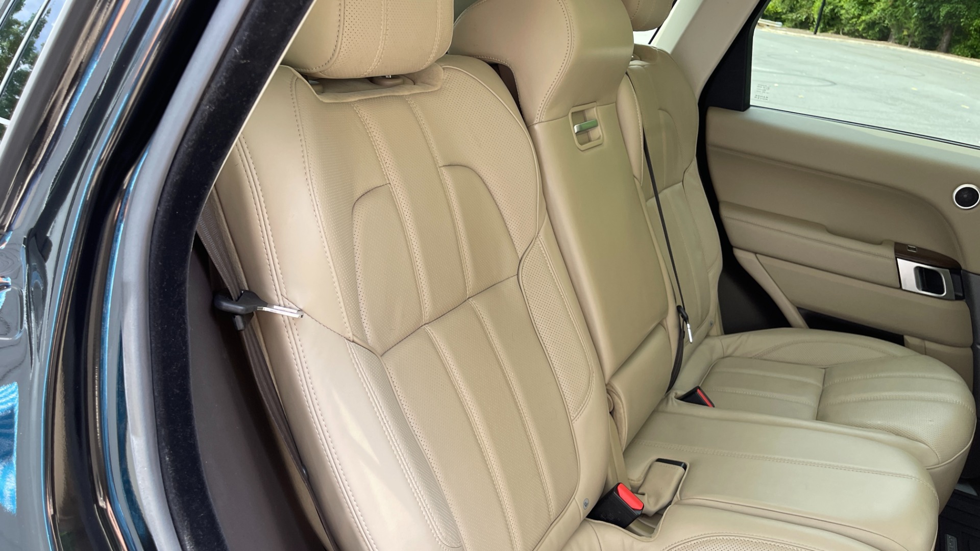 Used 2015 Land Rover Range Rover Sport HSE / SUPERCHARGED / MERIDIAN SOUND / DRIVER ASSISTANCE / PANORAMIC ROOF / for sale Sold at Formula Imports in Charlotte NC 28227 38