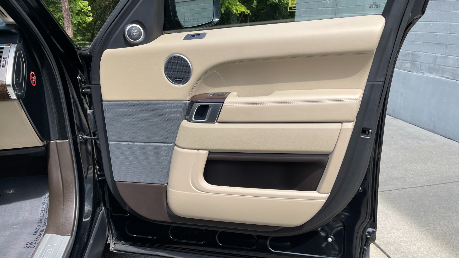 Used 2015 Land Rover Range Rover Sport HSE / SUPERCHARGED / MERIDIAN SOUND / DRIVER ASSISTANCE / PANORAMIC ROOF / for sale Sold at Formula Imports in Charlotte NC 28227 39