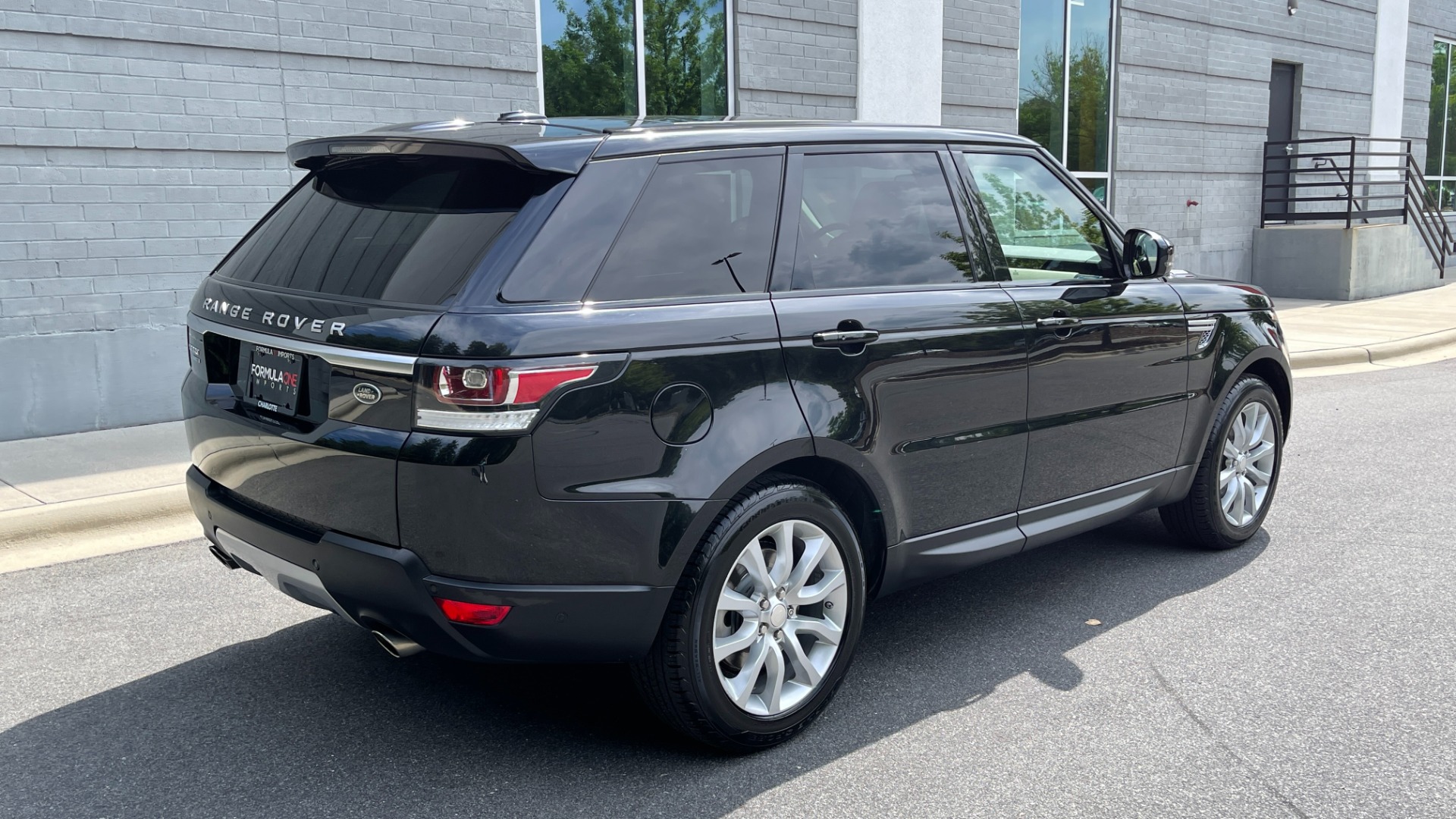 Used 2015 Land Rover Range Rover Sport HSE / SUPERCHARGED / MERIDIAN SOUND / DRIVER ASSISTANCE / PANORAMIC ROOF /  for sale $34,995 at Formula Imports in Charlotte NC 28227 4