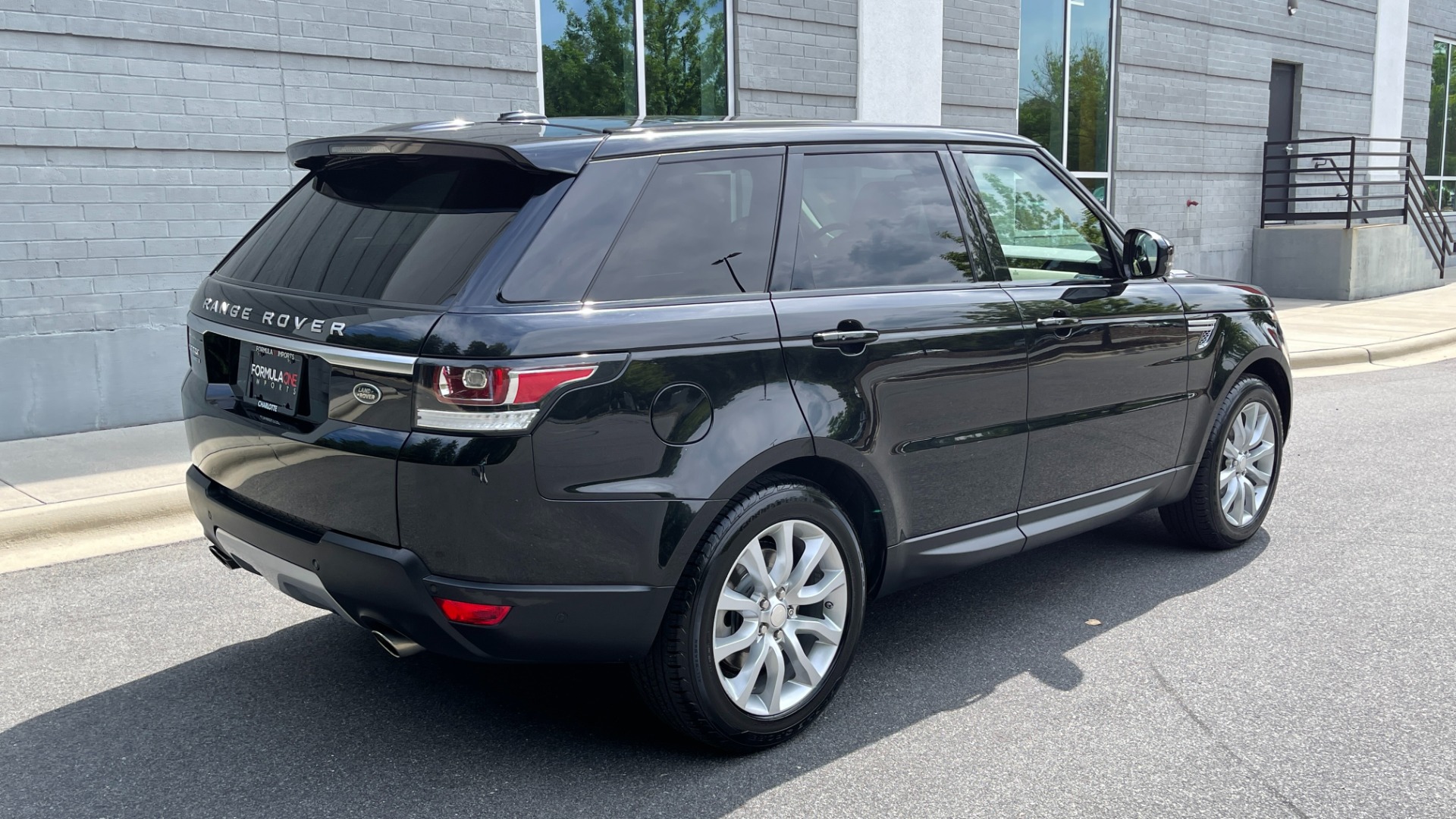 Used 2015 Land Rover Range Rover Sport HSE / SUPERCHARGED / MERIDIAN SOUND / DRIVER ASSISTANCE / PANORAMIC ROOF / for sale Sold at Formula Imports in Charlotte NC 28227 4