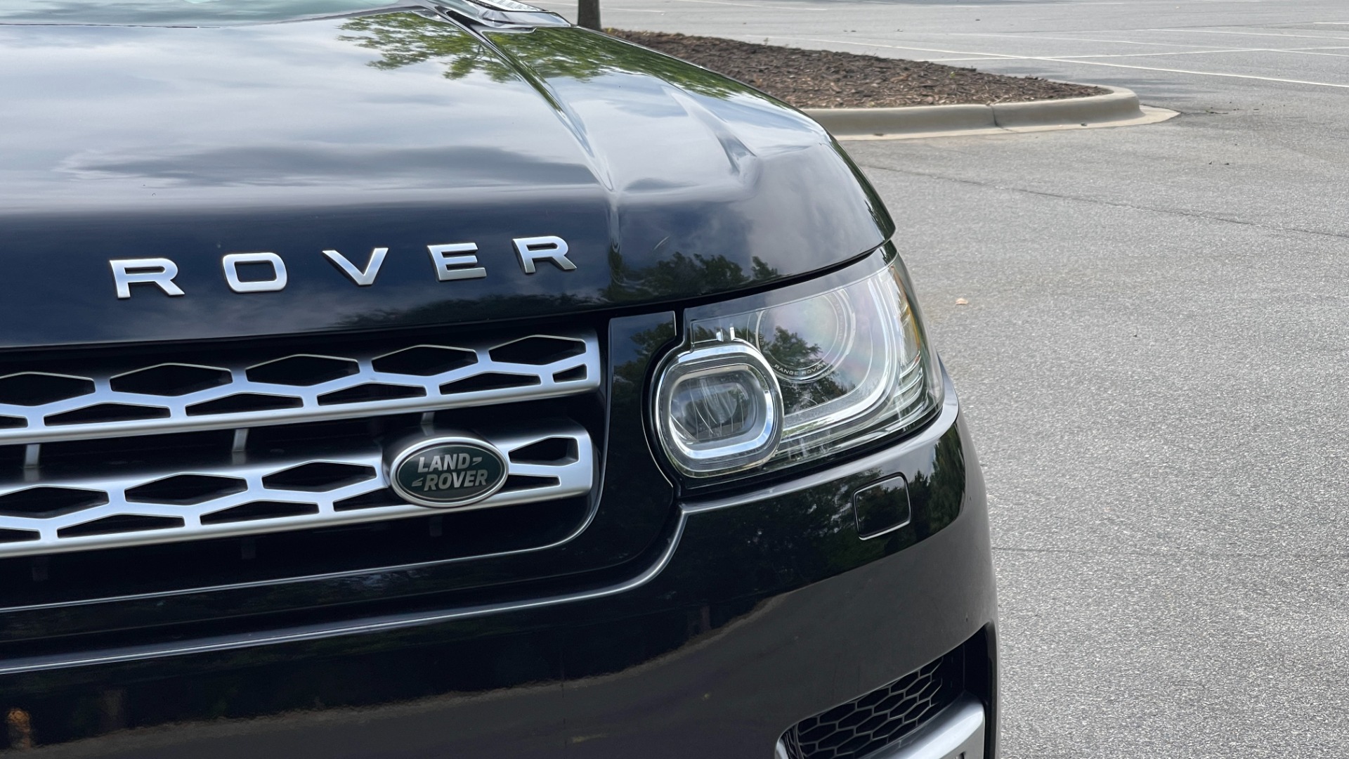 Used 2015 Land Rover Range Rover Sport HSE / SUPERCHARGED / MERIDIAN SOUND / DRIVER ASSISTANCE / PANORAMIC ROOF / for sale Sold at Formula Imports in Charlotte NC 28227 41