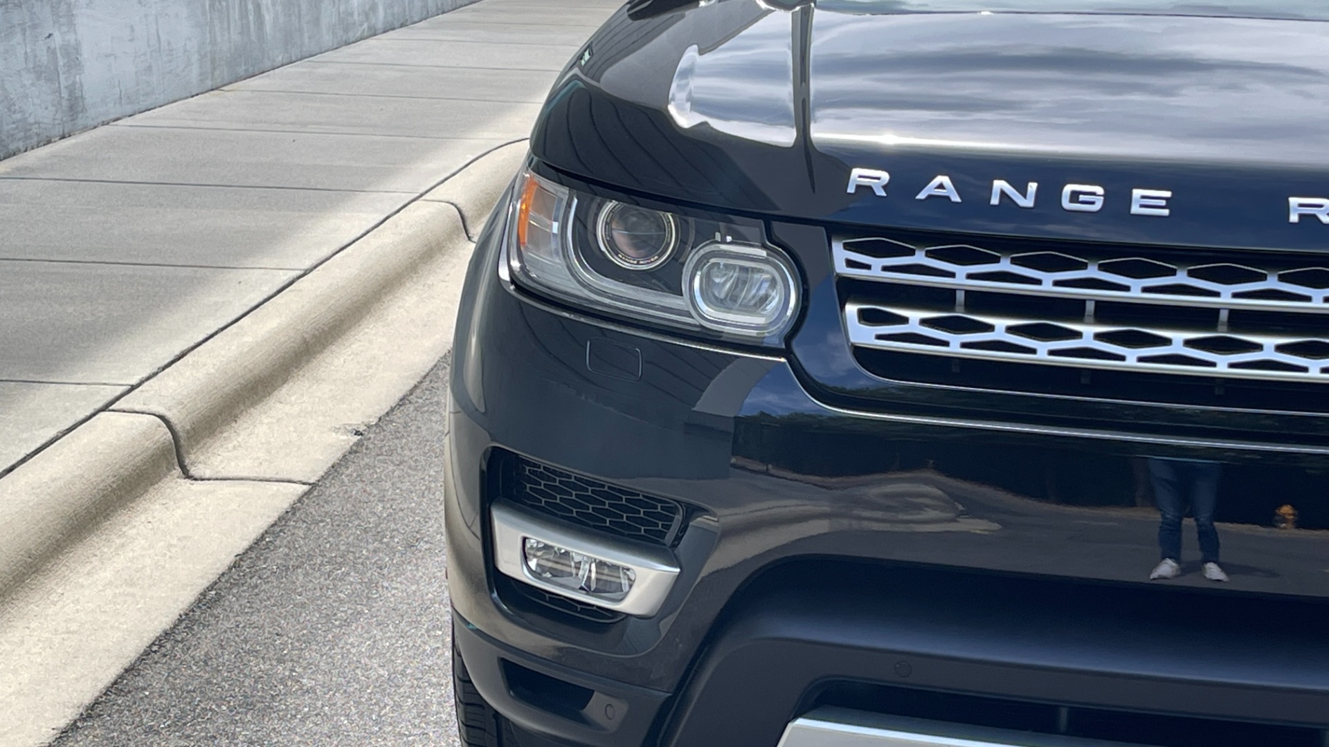 Used 2015 Land Rover Range Rover Sport HSE / SUPERCHARGED / MERIDIAN SOUND / DRIVER ASSISTANCE / PANORAMIC ROOF / for sale Sold at Formula Imports in Charlotte NC 28227 42