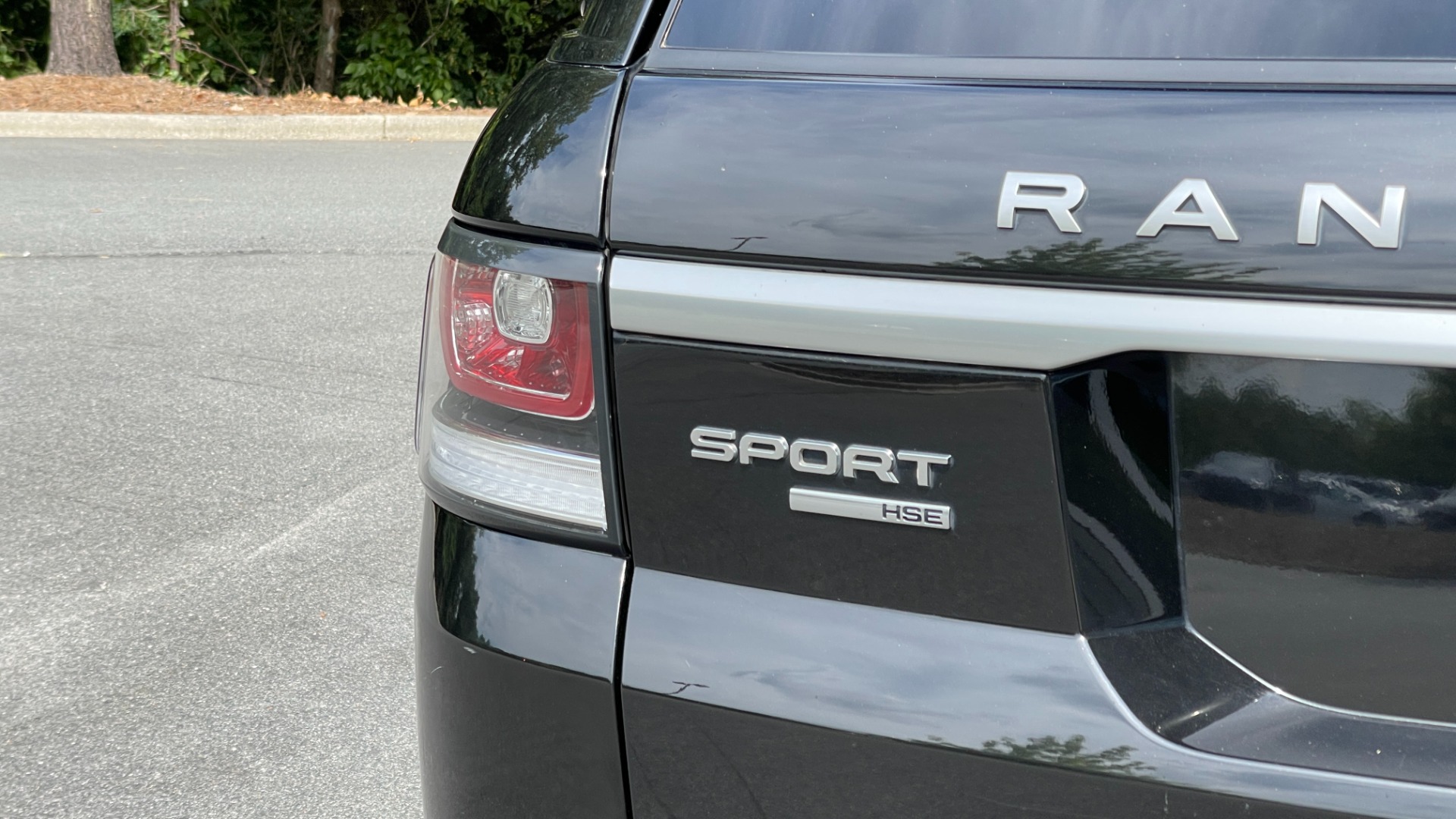 Used 2015 Land Rover Range Rover Sport HSE / SUPERCHARGED / MERIDIAN SOUND / DRIVER ASSISTANCE / PANORAMIC ROOF / for sale Sold at Formula Imports in Charlotte NC 28227 43