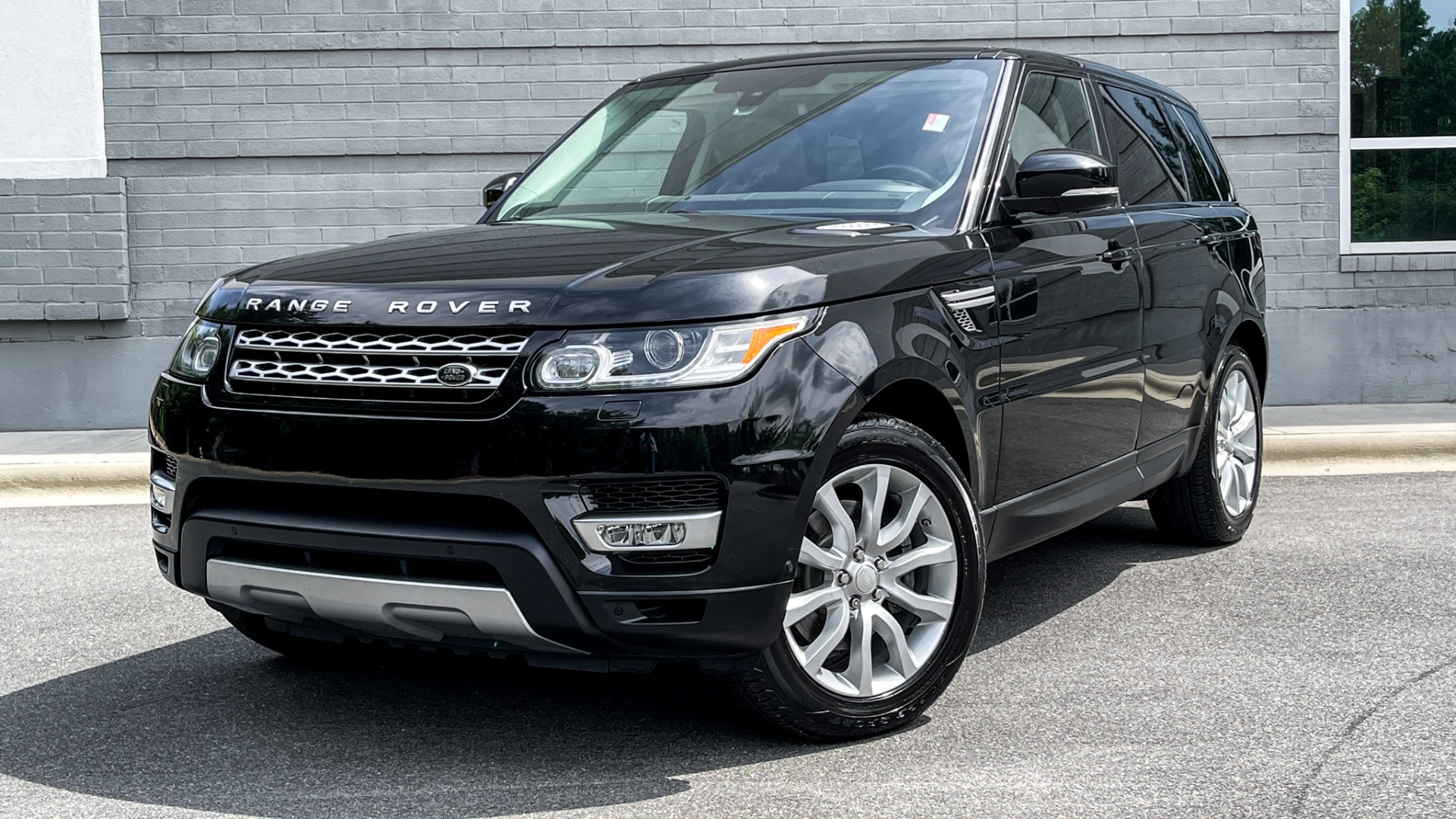 Used 2015 Land Rover Range Rover Sport HSE / SUPERCHARGED / MERIDIAN SOUND / DRIVER ASSISTANCE / PANORAMIC ROOF / for sale Sold at Formula Imports in Charlotte NC 28227 1