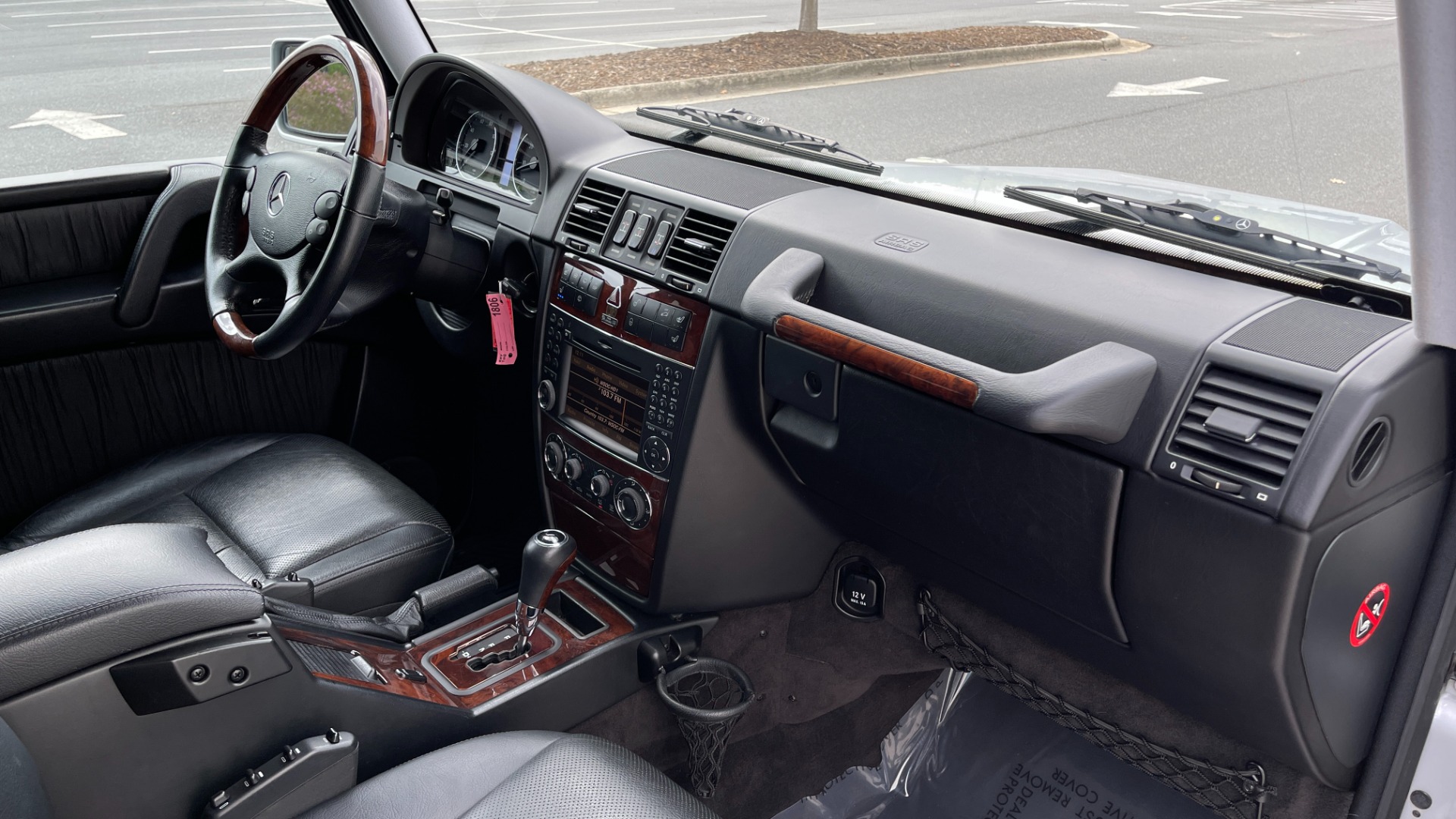 Used 2009 Mercedes-Benz G-Class 5.5L / G550 / NAV / REARVIEW / COOLED SEATS / HEATED SEATS / SUNROOF for sale $52,995 at Formula Imports in Charlotte NC 28227 10