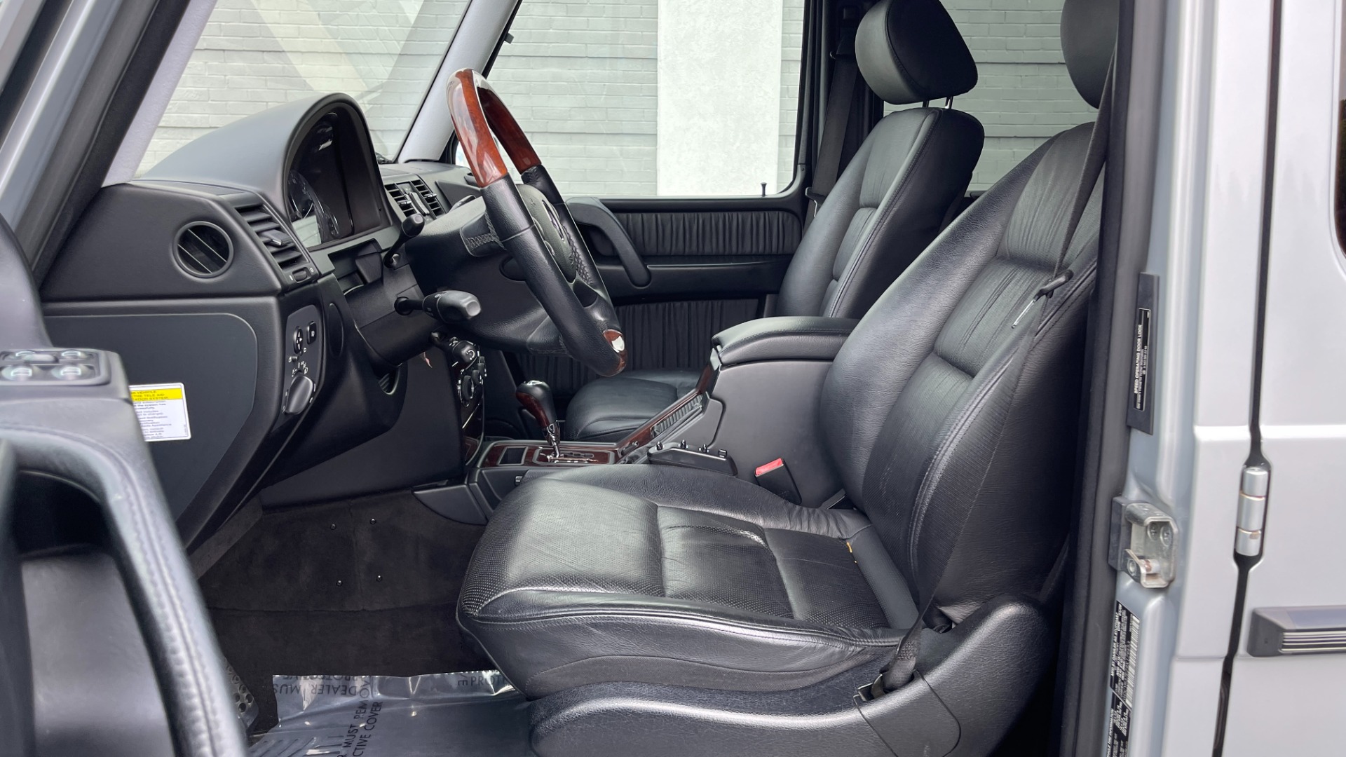 Used 2009 Mercedes-Benz G-Class 5.5L / G550 / NAV / REARVIEW / COOLED SEATS / HEATED SEATS / SUNROOF for sale $52,995 at Formula Imports in Charlotte NC 28227 13