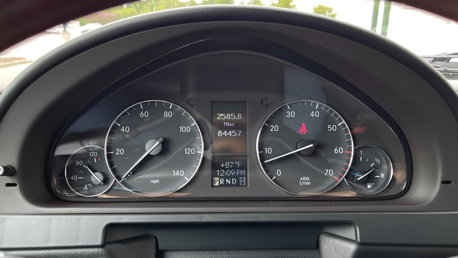Used 2009 Mercedes-Benz G-Class 5.5L / G550 / NAV / REARVIEW / COOLED SEATS / HEATED SEATS / SUNROOF for sale $52,995 at Formula Imports in Charlotte NC 28227 16