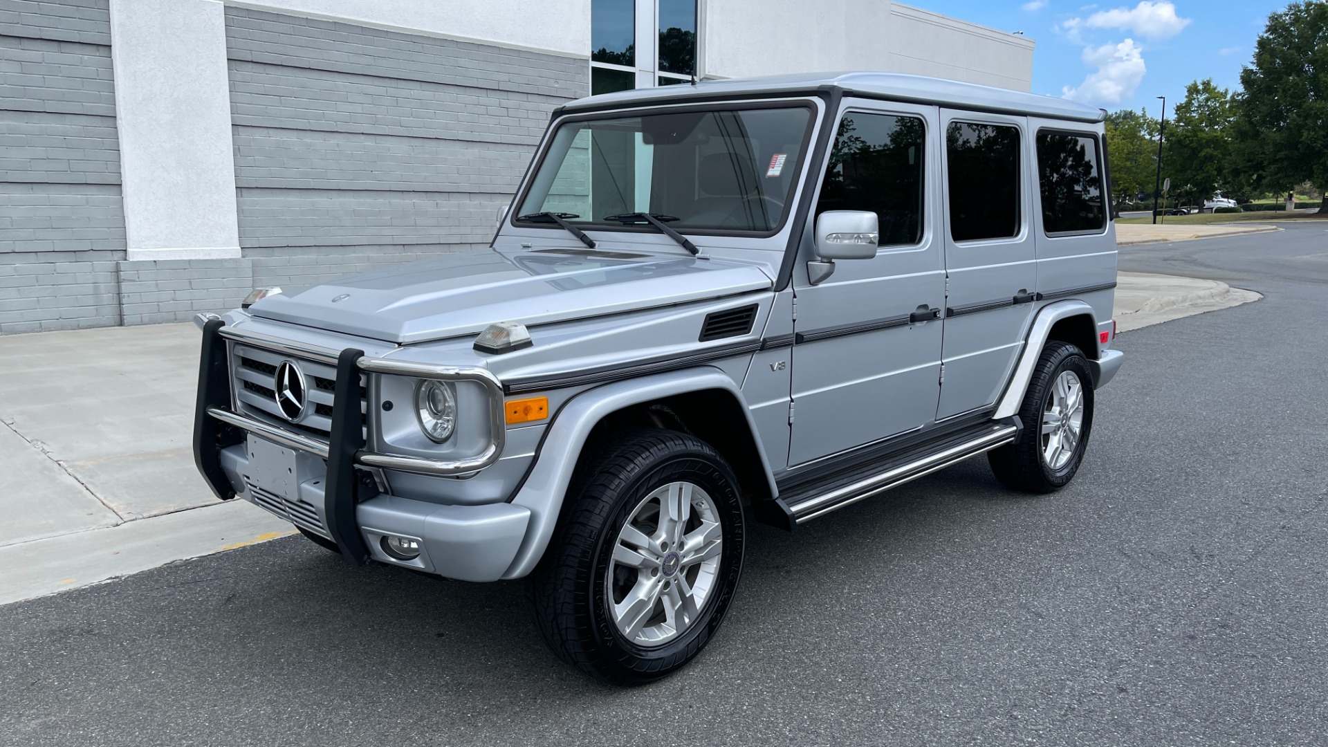 Used 2009 Mercedes-Benz G-Class 5.5L / G550 / NAV / REARVIEW / COOLED SEATS / HEATED SEATS / SUNROOF for sale $52,995 at Formula Imports in Charlotte NC 28227 3