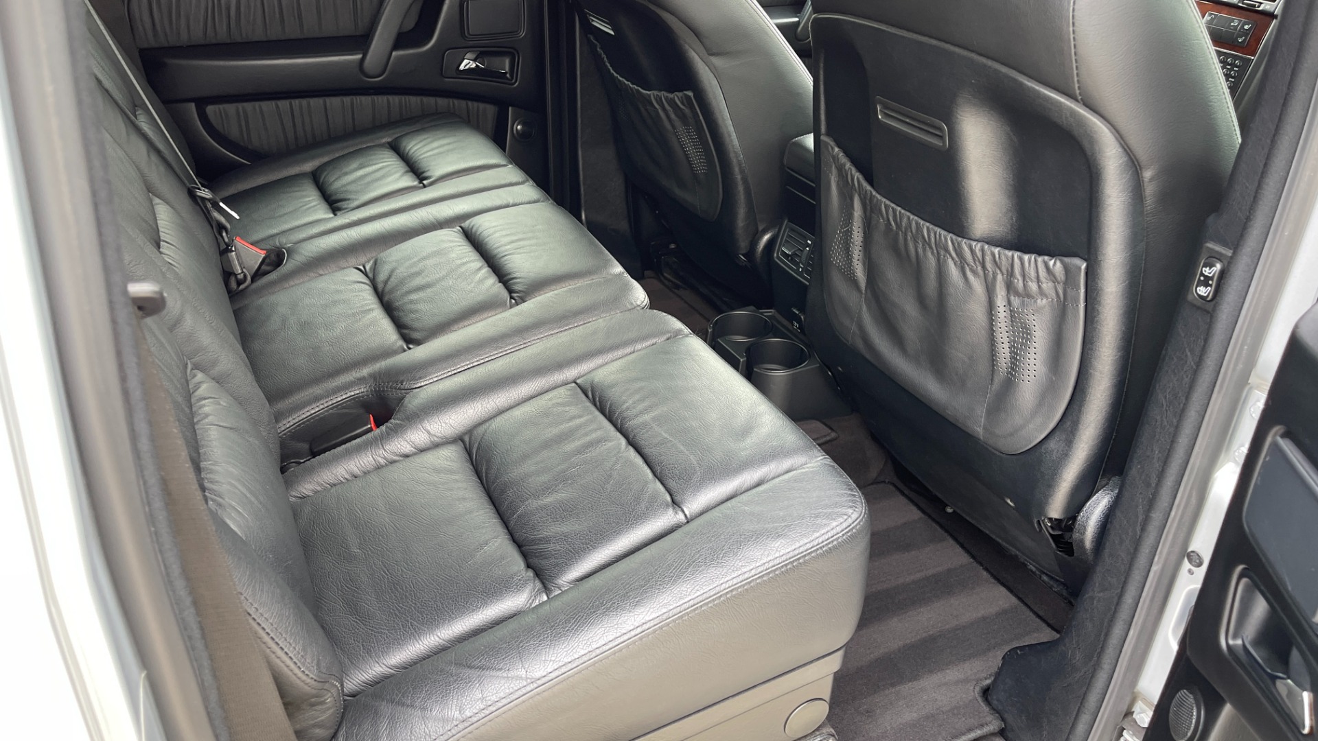Used 2009 Mercedes-Benz G-Class 5.5L / G550 / NAV / REARVIEW / COOLED SEATS / HEATED SEATS / SUNROOF for sale $52,995 at Formula Imports in Charlotte NC 28227 41