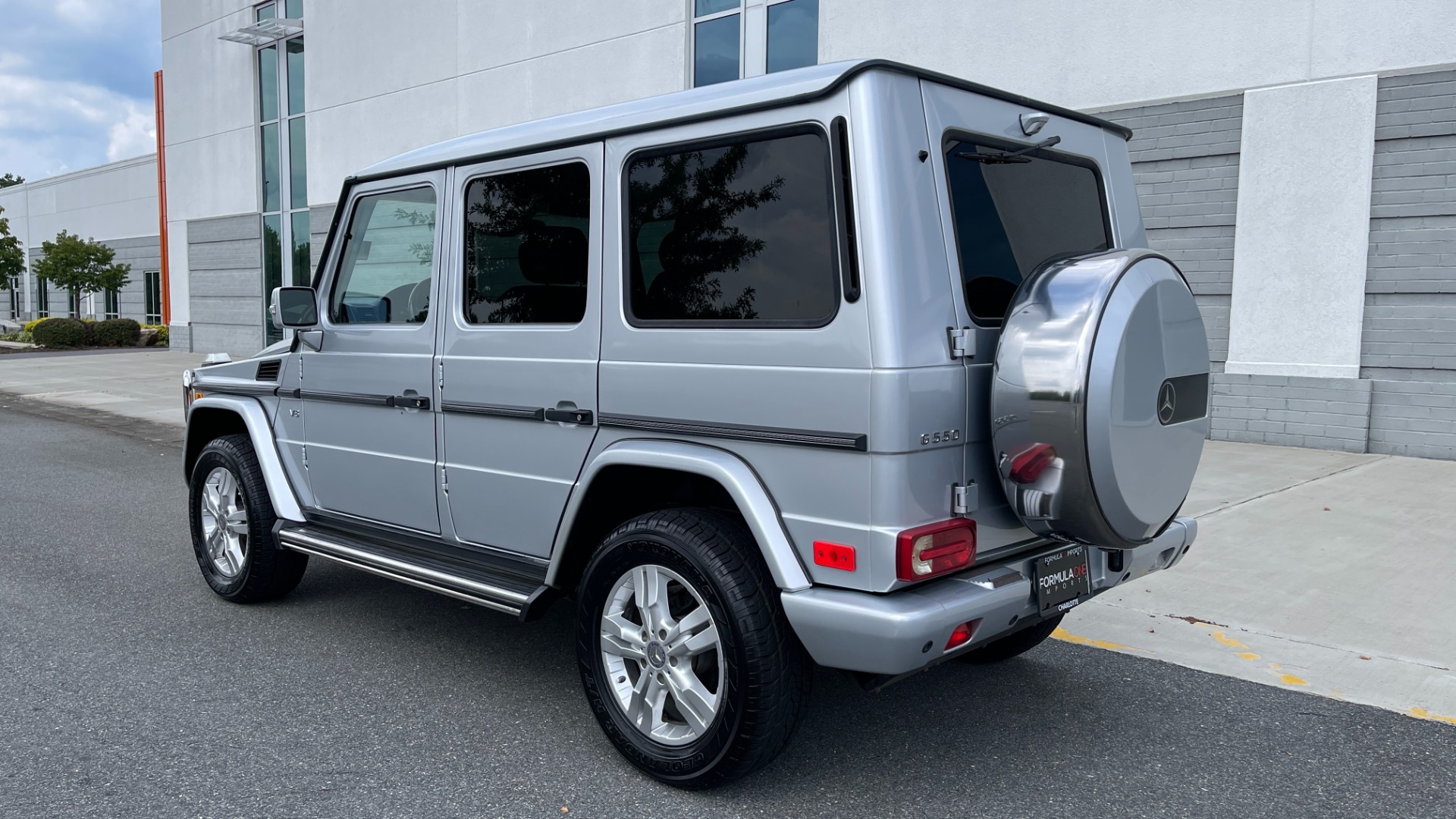 Used 2009 Mercedes-Benz G-Class 5.5L / G550 / NAV / REARVIEW / COOLED SEATS / HEATED SEATS / SUNROOF for sale $52,995 at Formula Imports in Charlotte NC 28227 6