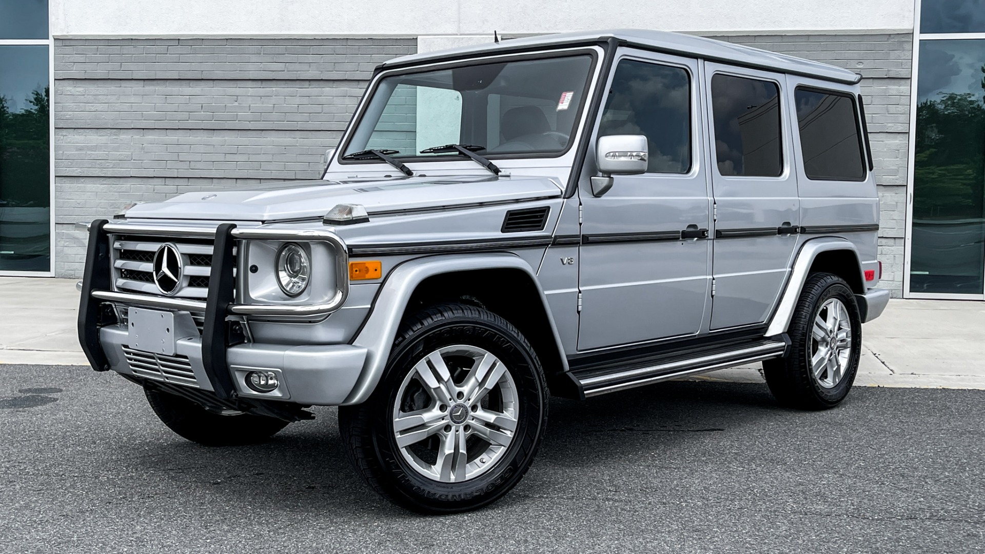 Used 2009 Mercedes-Benz G-Class 5.5L / G550 / NAV / REARVIEW / COOLED SEATS / HEATED SEATS / SUNROOF for sale Sold at Formula Imports in Charlotte NC 28227 1