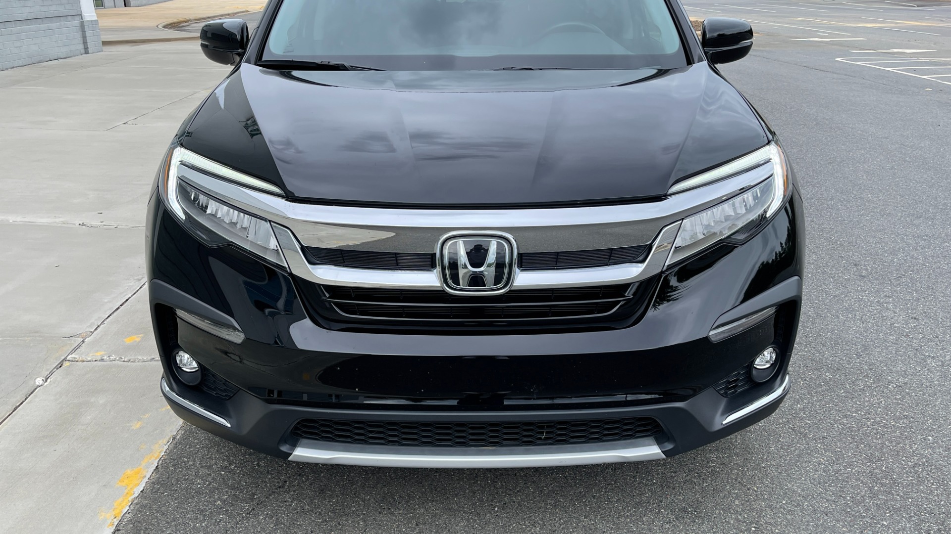 Used 2021 Honda Pilot ELITE / DVD SYSTEM / 3RD ROW / CAPTAINS CHAIRS / LEATHER for sale Sold at Formula Imports in Charlotte NC 28227 10