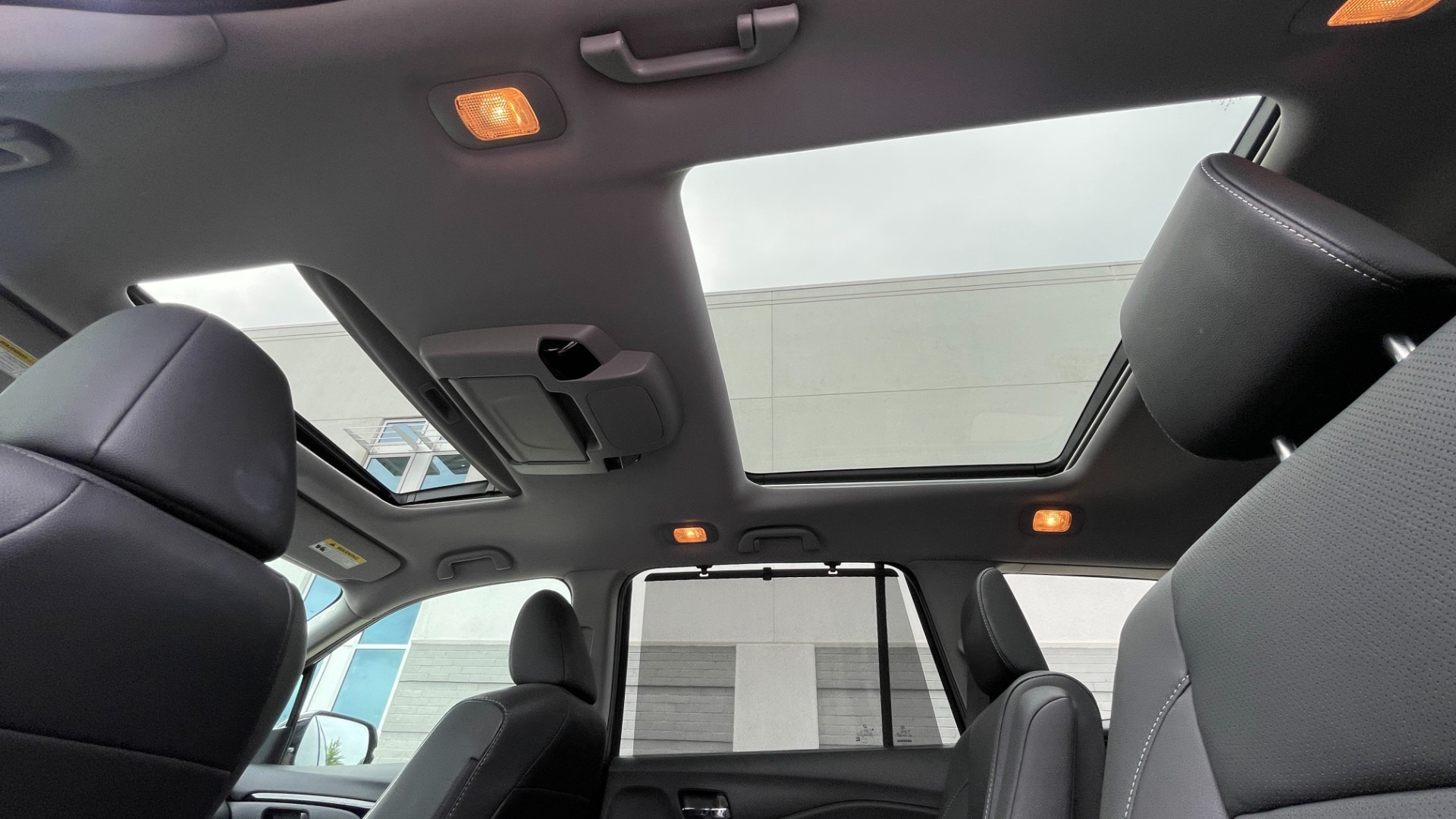 Used 2021 Honda Pilot ELITE / DVD SYSTEM / 3RD ROW / CAPTAINS CHAIRS / LEATHER for sale Sold at Formula Imports in Charlotte NC 28227 21