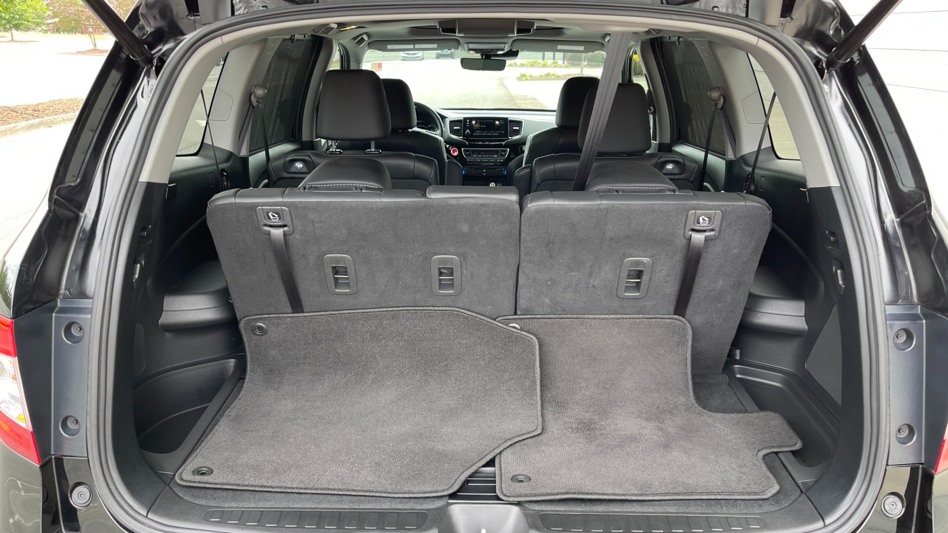 Used 2021 Honda Pilot ELITE / DVD SYSTEM / 3RD ROW / CAPTAINS CHAIRS / LEATHER for sale $42,995 at Formula Imports in Charlotte NC 28227 25