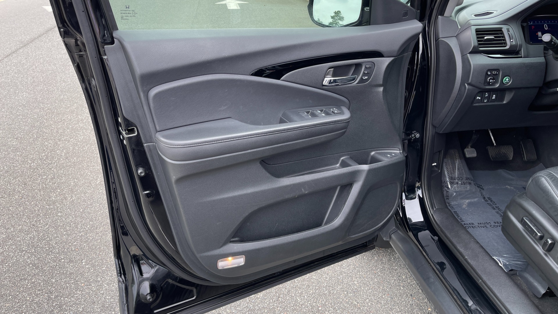 Used 2021 Honda Pilot ELITE / DVD SYSTEM / 3RD ROW / CAPTAINS CHAIRS / LEATHER for sale $42,995 at Formula Imports in Charlotte NC 28227 31
