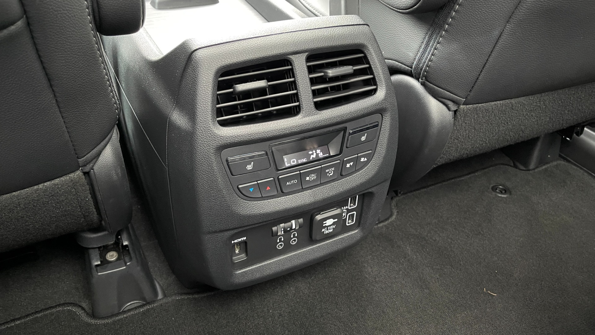 Used 2021 Honda Pilot ELITE / DVD SYSTEM / 3RD ROW / CAPTAINS CHAIRS / LEATHER for sale $42,995 at Formula Imports in Charlotte NC 28227 46
