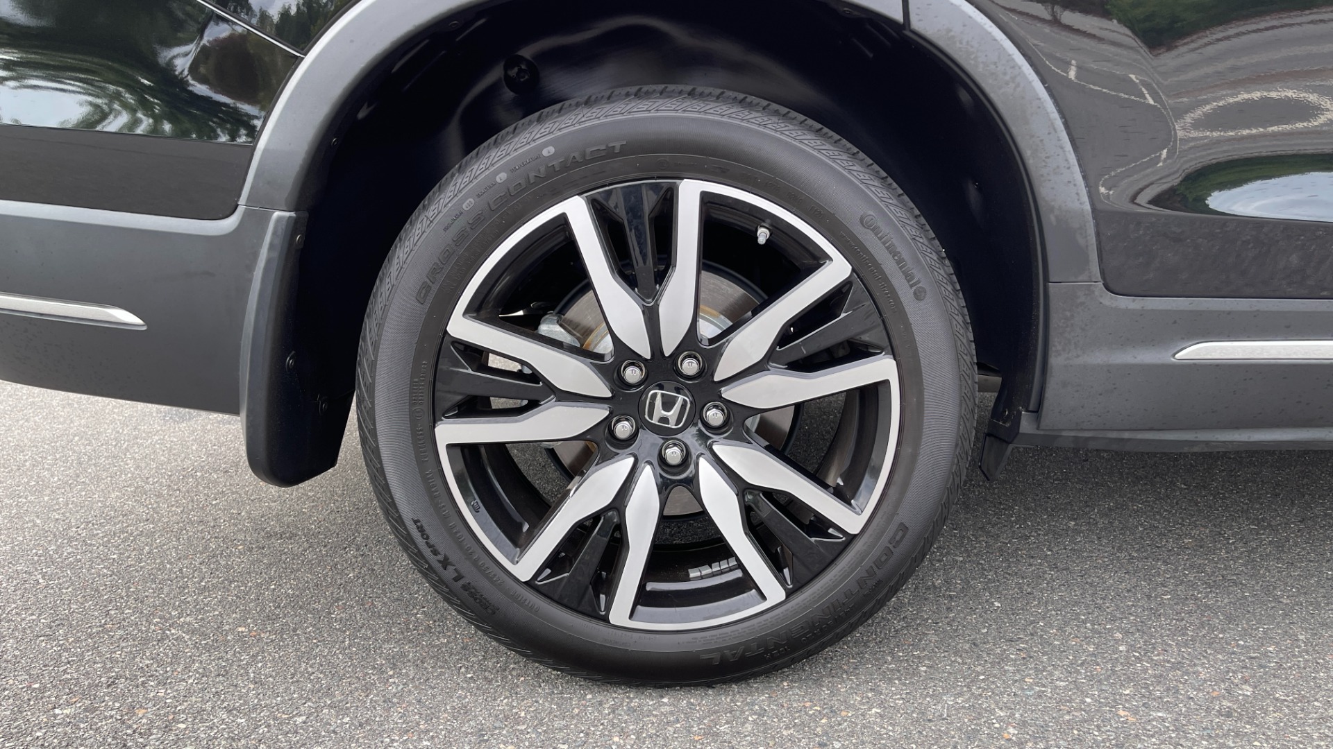 Used 2021 Honda Pilot ELITE / DVD SYSTEM / 3RD ROW / CAPTAINS CHAIRS / LEATHER for sale $42,995 at Formula Imports in Charlotte NC 28227 55