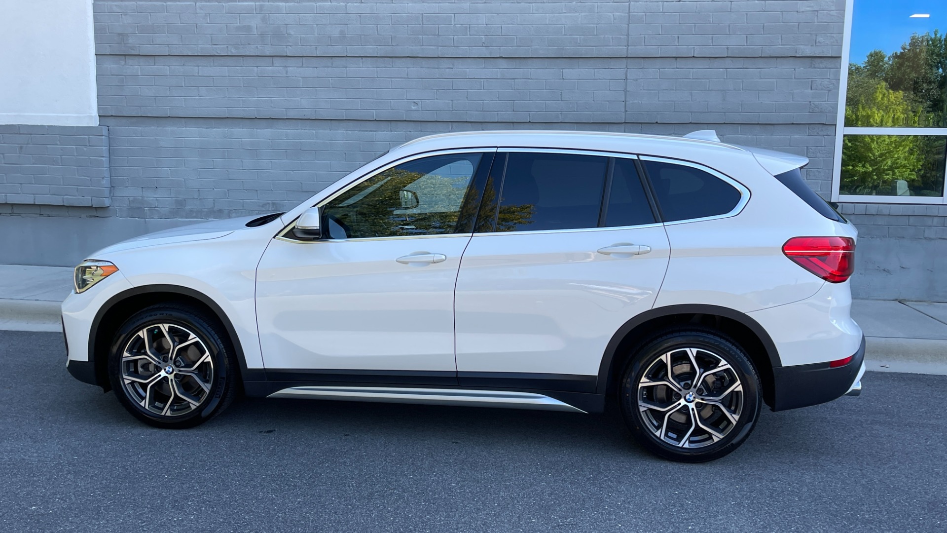 Used 2020 BMW X1 sDrive28i / NAVIGATION / BACKUP CAMERA / HEATED STEERING WHEEL for sale Sold at Formula Imports in Charlotte NC 28227 3