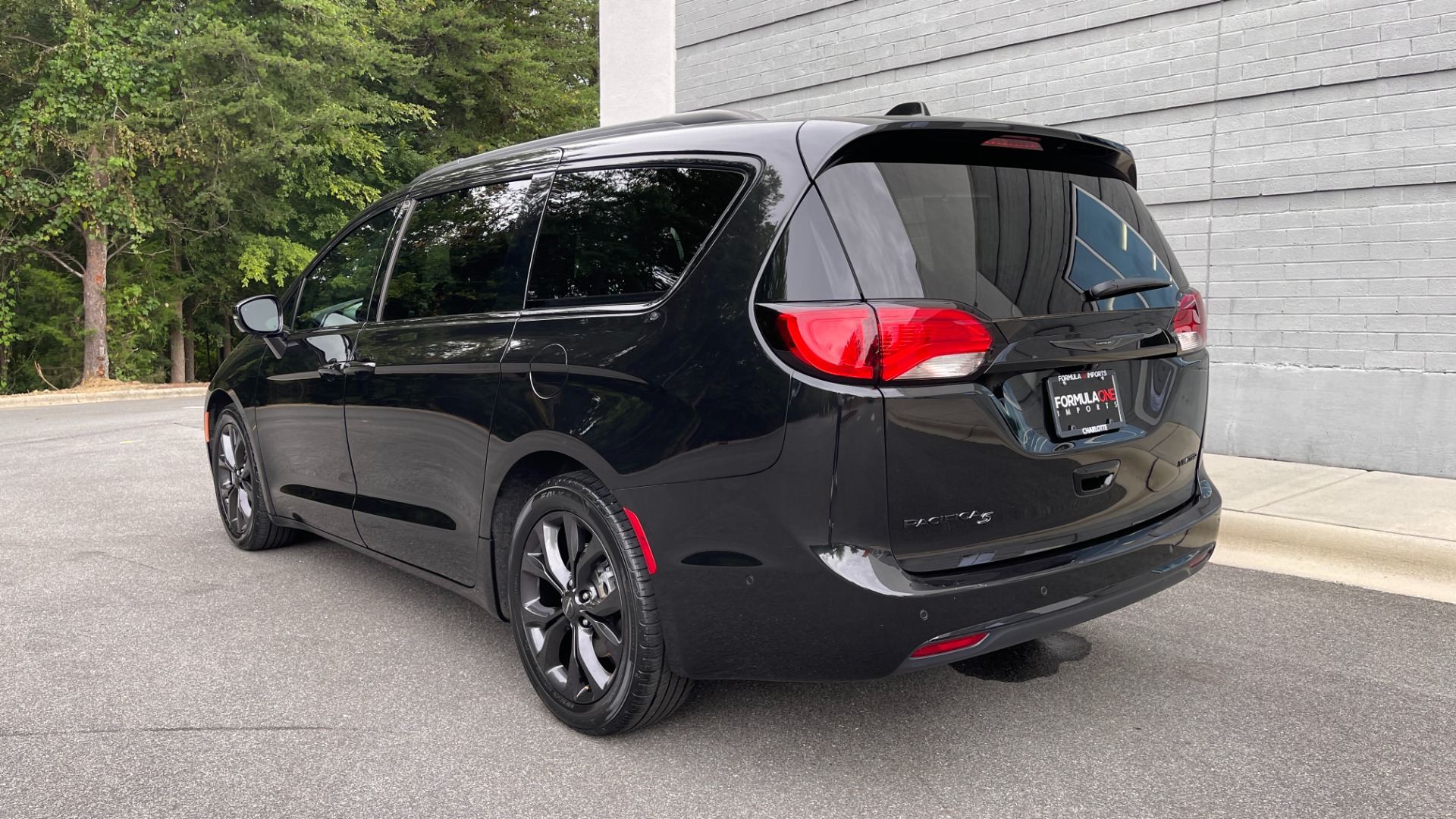 Used 2019 Chrysler Pacifica LIMITED / DVD PLAYER / S APPEARANCE