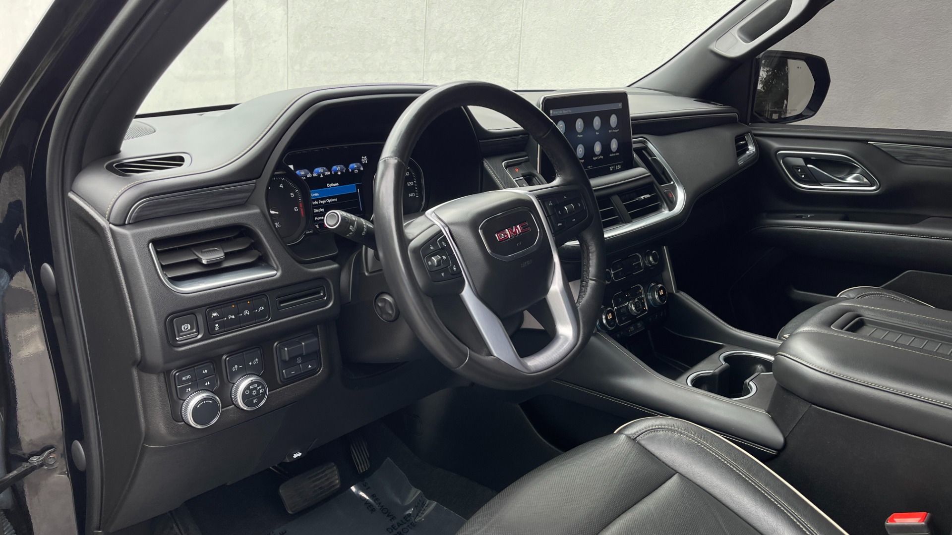 Used 2021 GMC Yukon SLT / REAR ENTERTAINMENT / 22IN WHEELS / LUXURY PLUS PACKAGE / 4WD for sale Sold at Formula Imports in Charlotte NC 28227 12