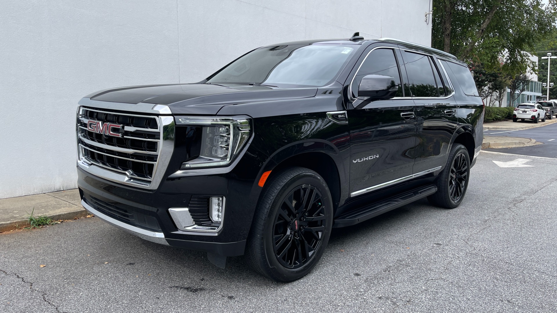 Used 2021 GMC Yukon SLT / REAR ENTERTAINMENT / 22IN WHEELS / LUXURY PLUS PACKAGE / 4WD for sale Sold at Formula Imports in Charlotte NC 28227 2
