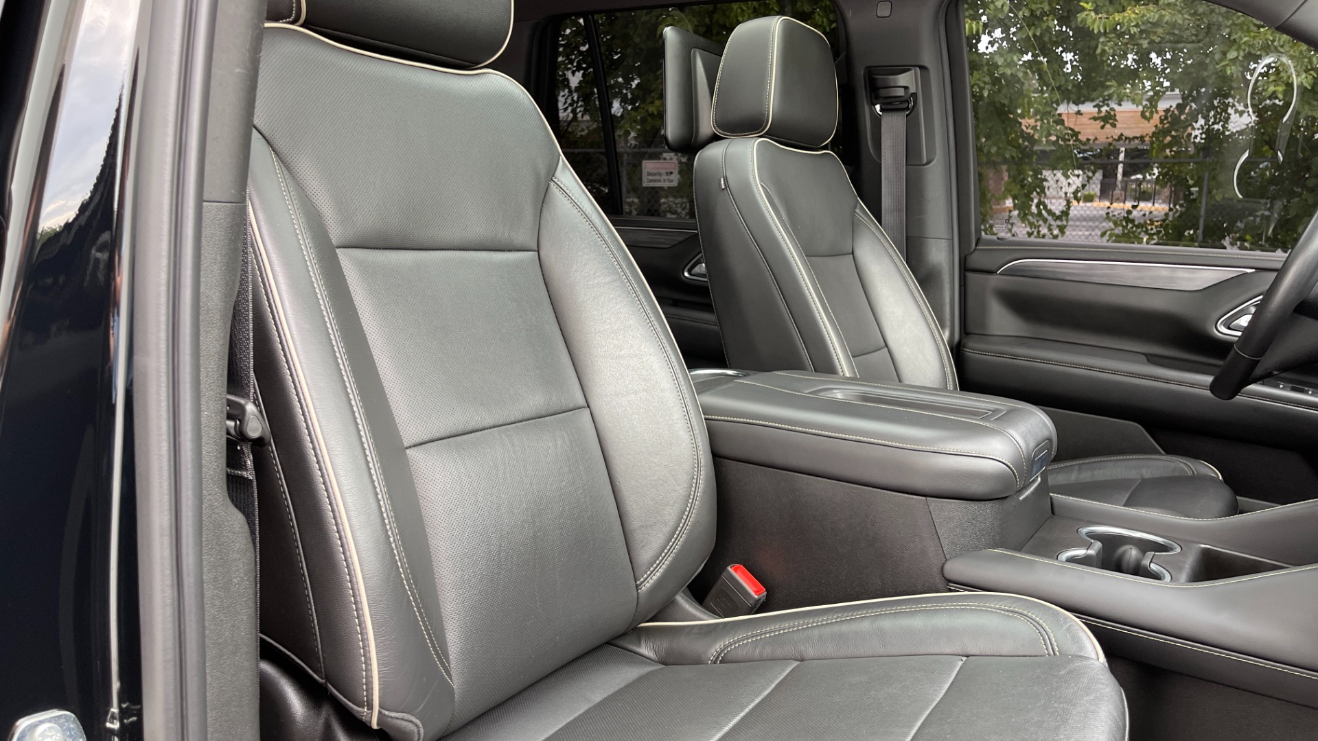 Used 2021 GMC Yukon SLT / REAR ENTERTAINMENT / 22IN WHEELS / LUXURY PLUS PACKAGE / 4WD for sale Sold at Formula Imports in Charlotte NC 28227 20