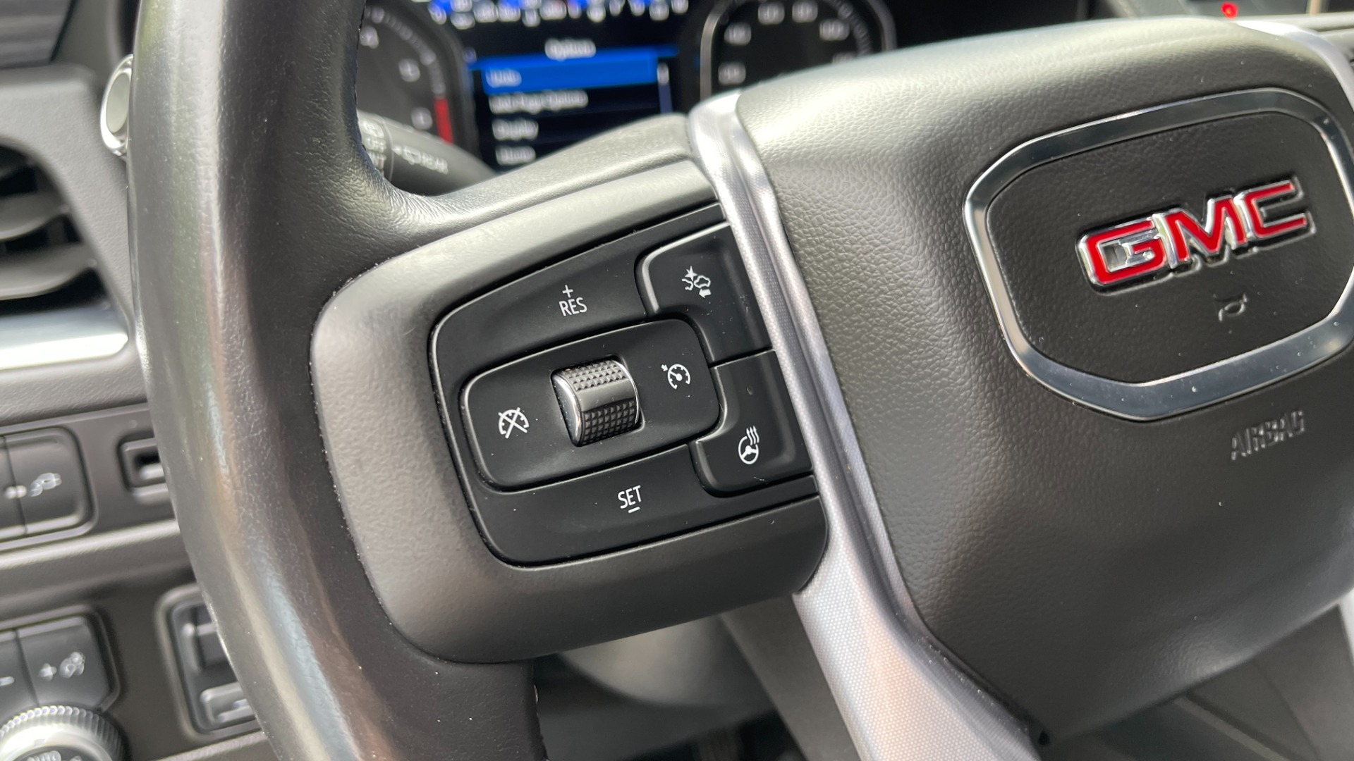 Used 2021 GMC Yukon SLT / REAR ENTERTAINMENT / 22IN WHEELS / LUXURY PLUS PACKAGE / 4WD for sale Sold at Formula Imports in Charlotte NC 28227 31