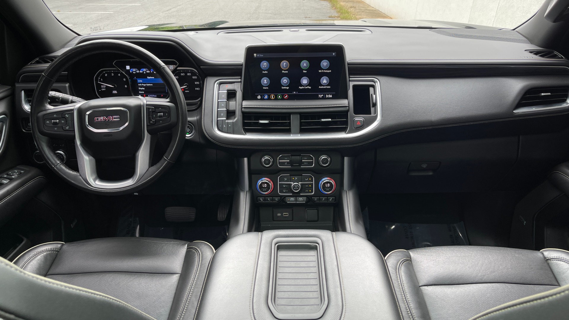 Used 2021 GMC Yukon SLT / REAR ENTERTAINMENT / 22IN WHEELS / LUXURY PLUS PACKAGE / 4WD for sale Sold at Formula Imports in Charlotte NC 28227 46