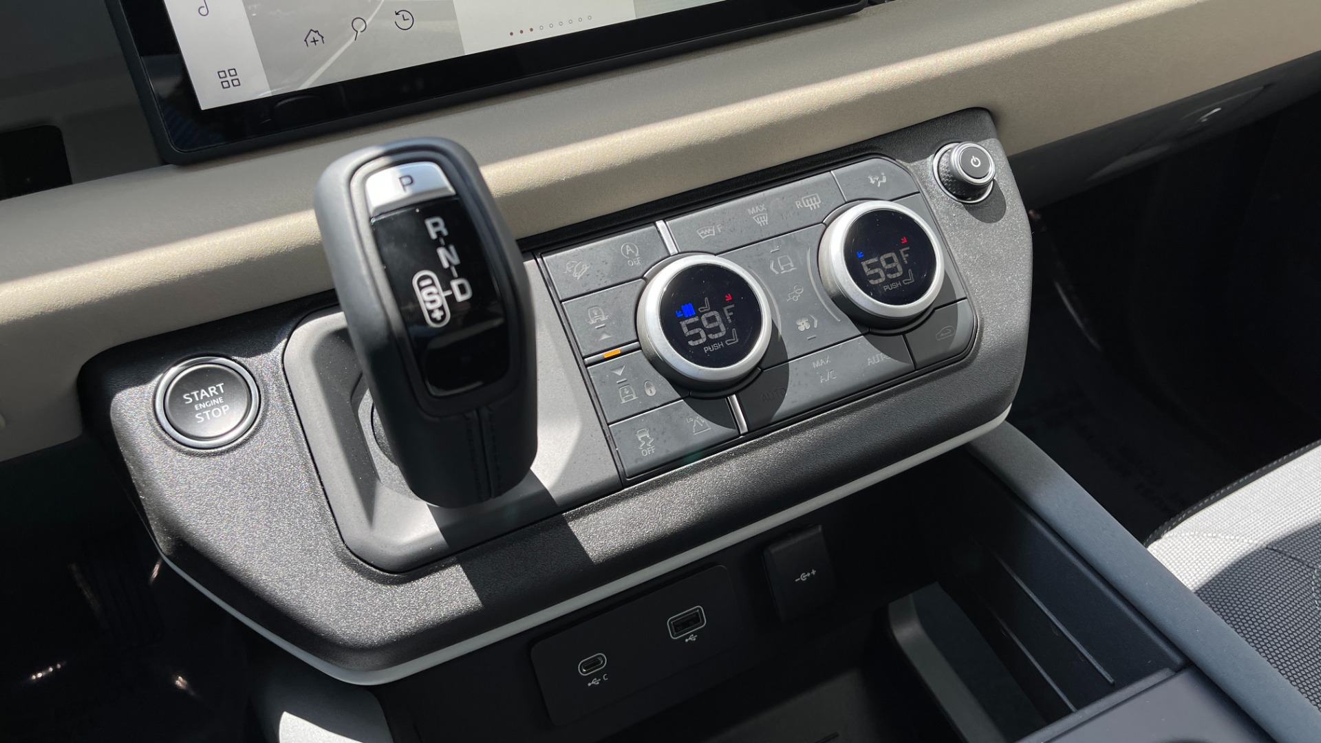 Used 2023 Land Rover Defender X-Dynamic SE / AIR SUSPENSION / COLD CLIMATE PACK / PANORAMIC ROOF for sale $99,995 at Formula Imports in Charlotte NC 28227 17