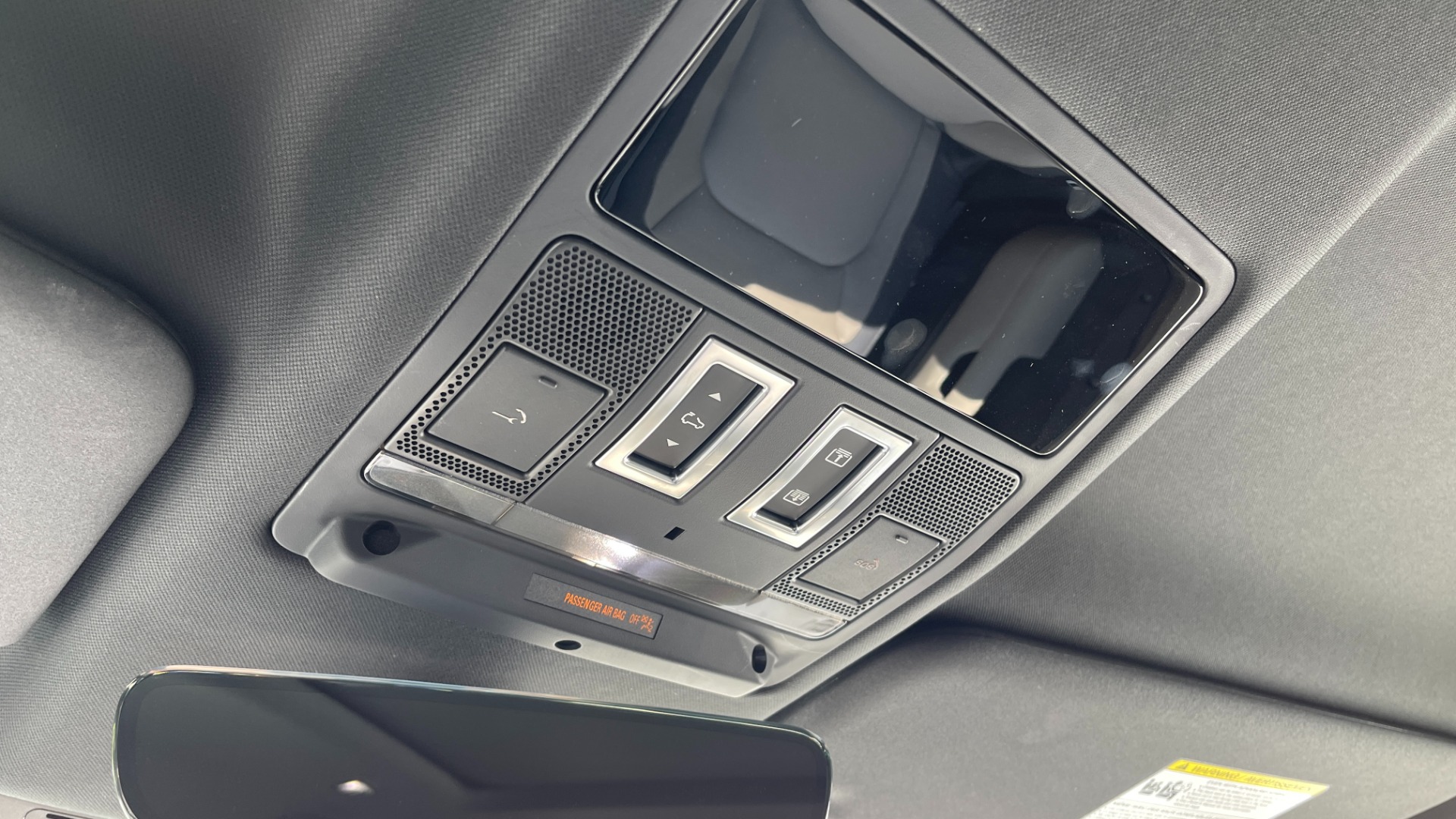 Used 2023 Land Rover Defender X-Dynamic SE / AIR SUSPENSION / COLD CLIMATE PACK / PANORAMIC ROOF for sale Sold at Formula Imports in Charlotte NC 28227 20