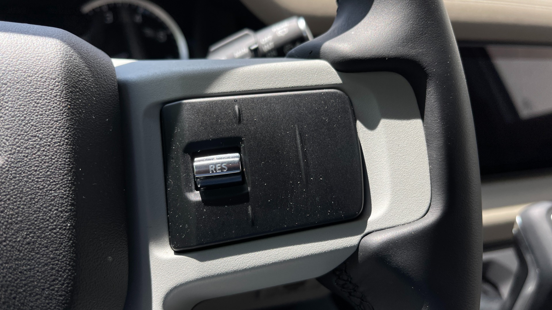 Used 2023 Land Rover Defender X-Dynamic SE / AIR SUSPENSION / COLD CLIMATE PACK / PANORAMIC ROOF for sale Sold at Formula Imports in Charlotte NC 28227 21