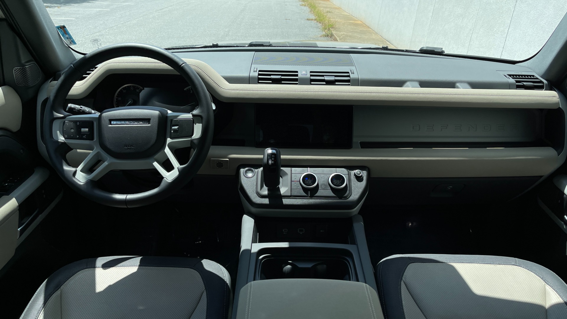 Used 2023 Land Rover Defender X-Dynamic SE / AIR SUSPENSION / COLD CLIMATE PACK / PANORAMIC ROOF for sale Sold at Formula Imports in Charlotte NC 28227 28