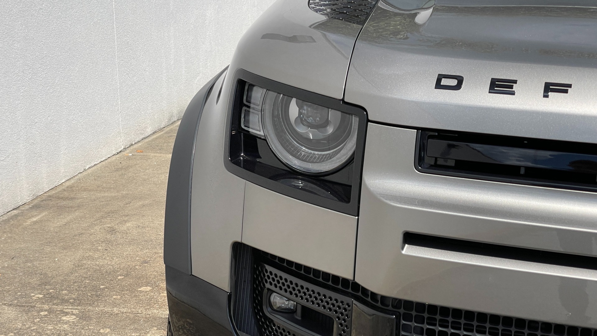 Used 2023 Land Rover Defender X-Dynamic SE / AIR SUSPENSION / COLD CLIMATE PACK / PANORAMIC ROOF for sale $99,995 at Formula Imports in Charlotte NC 28227 43
