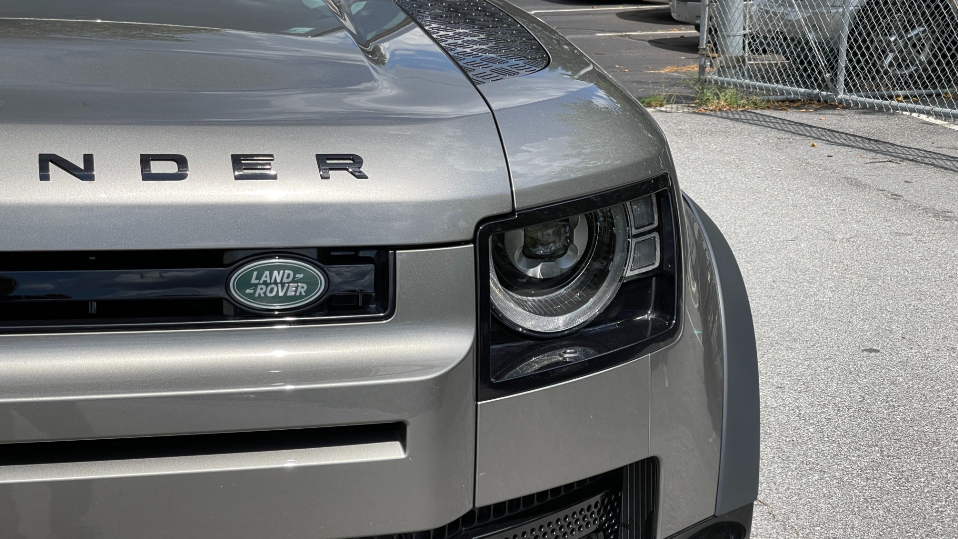 Used 2023 Land Rover Defender X-Dynamic SE / AIR SUSPENSION / COLD CLIMATE PACK / PANORAMIC ROOF for sale Sold at Formula Imports in Charlotte NC 28227 44