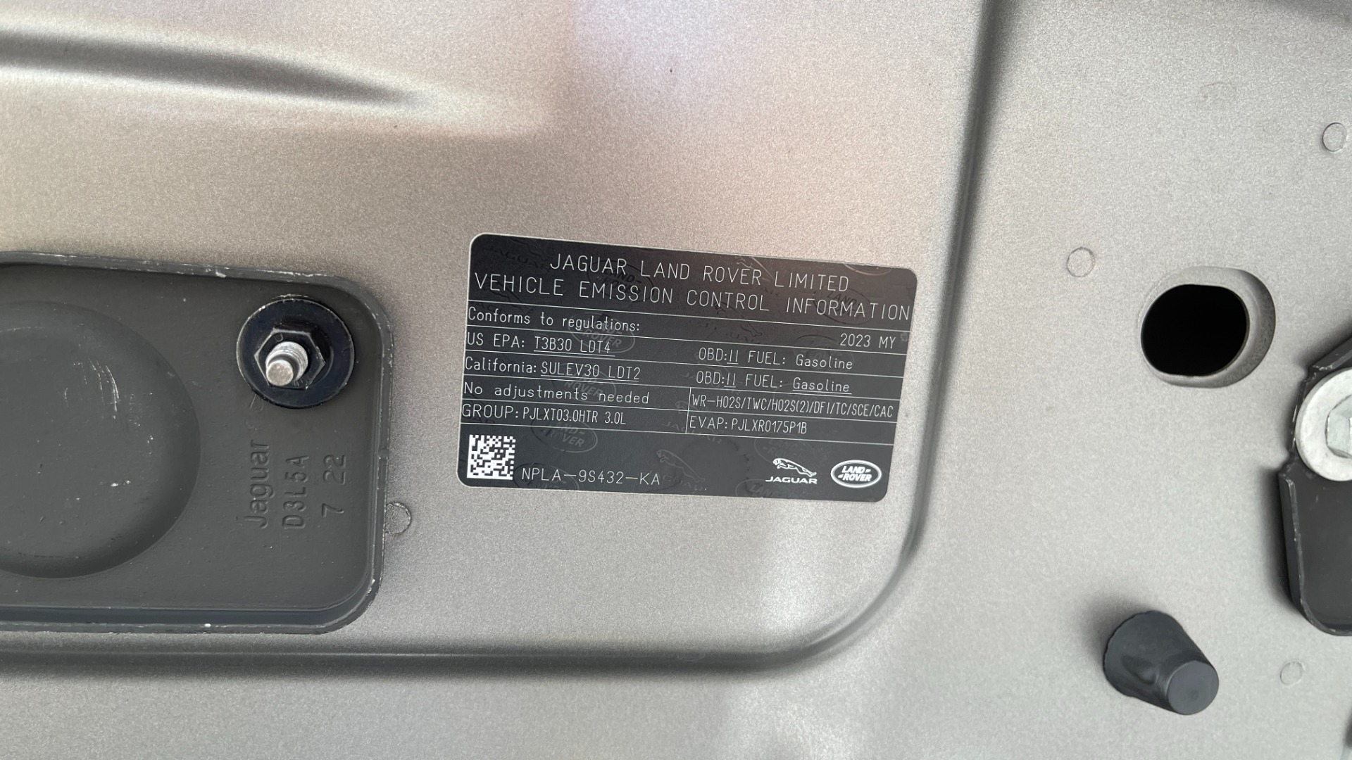 Used 2023 Land Rover Defender X-Dynamic SE / AIR SUSPENSION / COLD CLIMATE PACK / PANORAMIC ROOF for sale $99,995 at Formula Imports in Charlotte NC 28227 45
