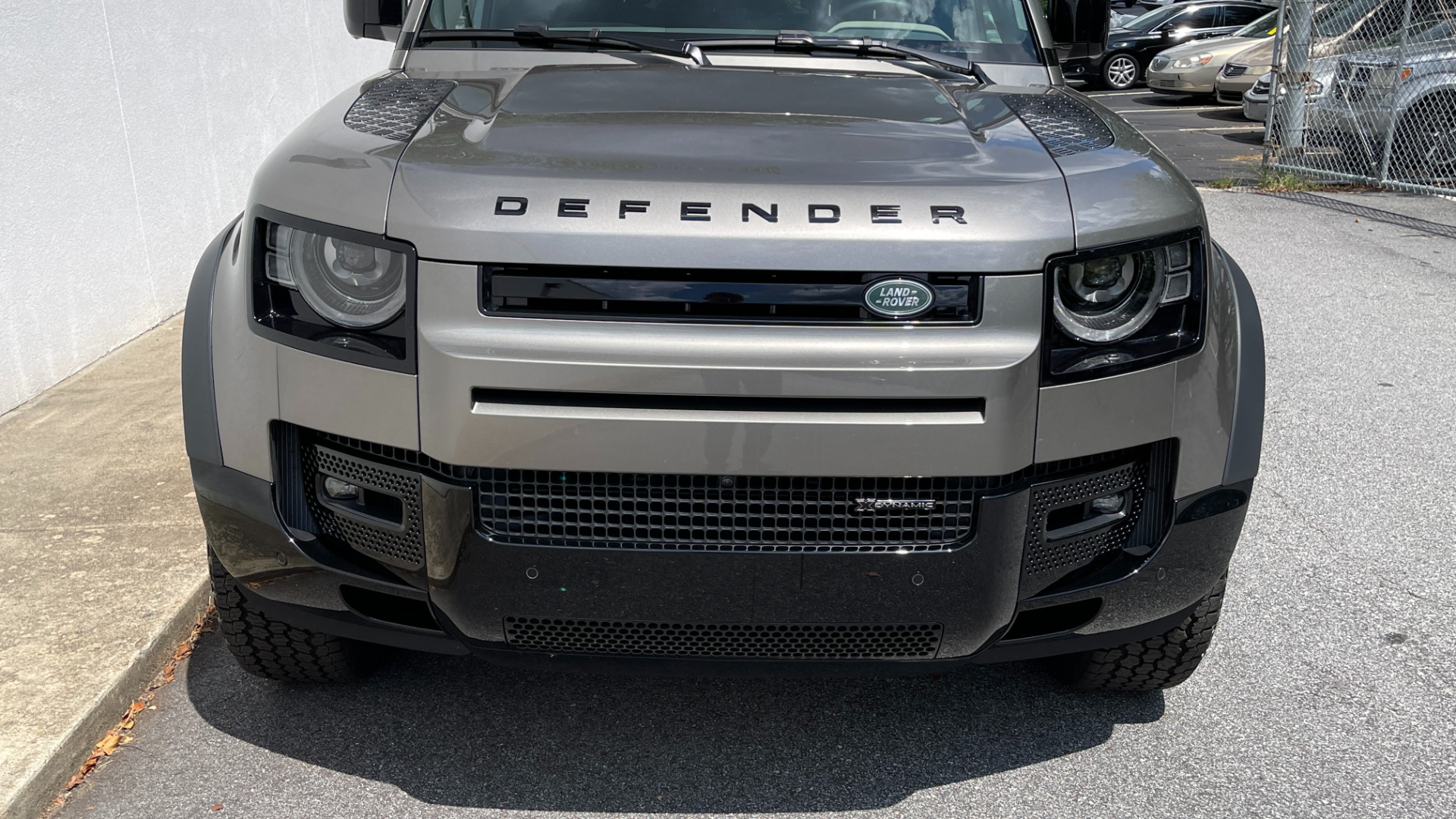 Used 2023 Land Rover Defender X-Dynamic SE / AIR SUSPENSION / COLD CLIMATE PACK / PANORAMIC ROOF for sale Sold at Formula Imports in Charlotte NC 28227 7