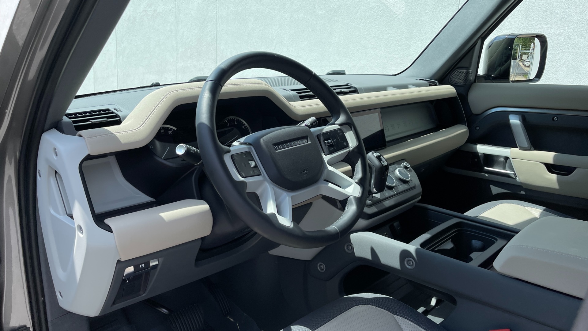 Used 2023 Land Rover Defender X-Dynamic SE / AIR SUSPENSION / COLD CLIMATE PACK / PANORAMIC ROOF for sale $99,995 at Formula Imports in Charlotte NC 28227 9