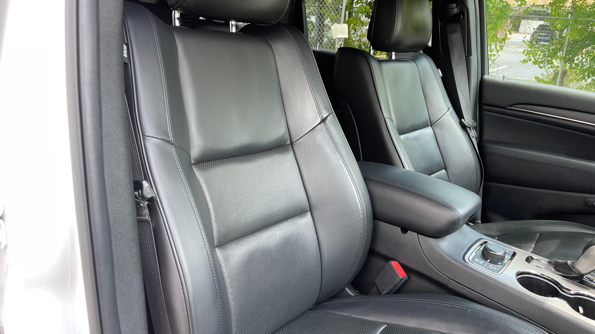 Used 2021 Jeep Grand Cherokee HIGH ALTITUDE / HEMI V8 / QUADRA II 4WD / AFE AIR INTAKE / 19 SPEAKER AUDIO for sale Sold at Formula Imports in Charlotte NC 28227 18