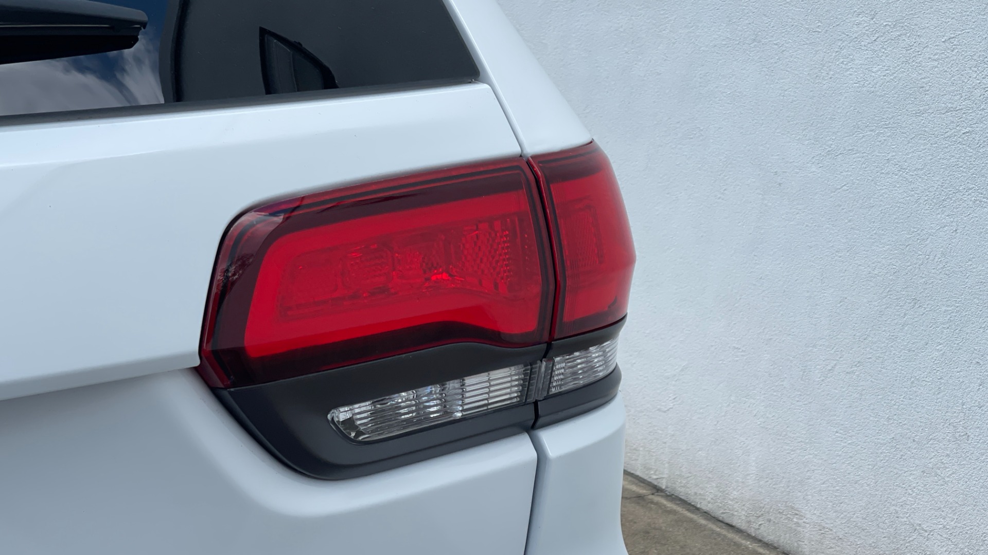 Used 2021 Jeep Grand Cherokee HIGH ALTITUDE / HEMI V8 / QUADRA II 4WD / AFE AIR INTAKE / 19 SPEAKER AUDIO for sale Sold at Formula Imports in Charlotte NC 28227 27