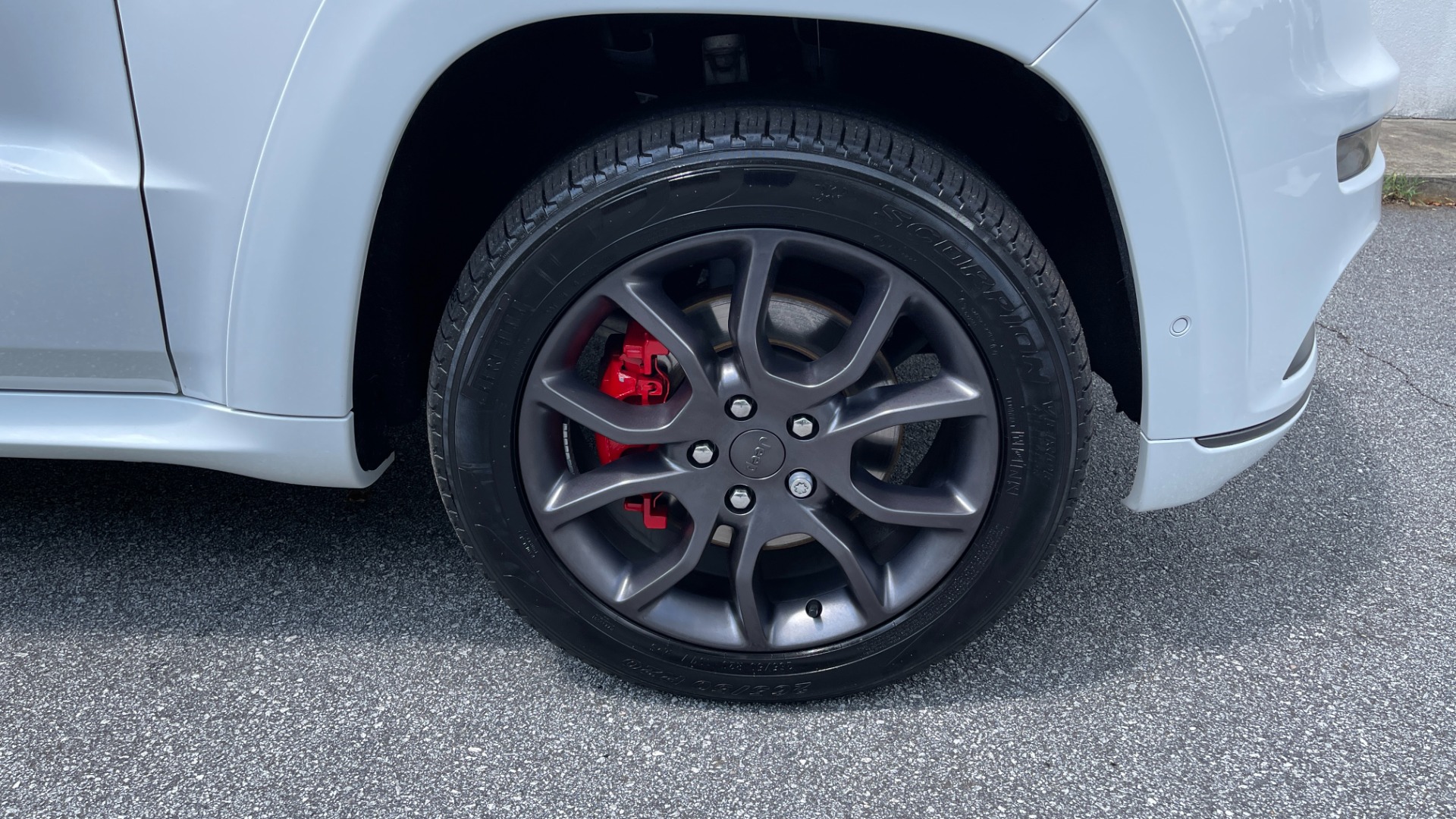Used 2021 Jeep Grand Cherokee HIGH ALTITUDE / HEMI V8 / QUADRA II 4WD / AFE AIR INTAKE / 19 SPEAKER AUDIO for sale Sold at Formula Imports in Charlotte NC 28227 44