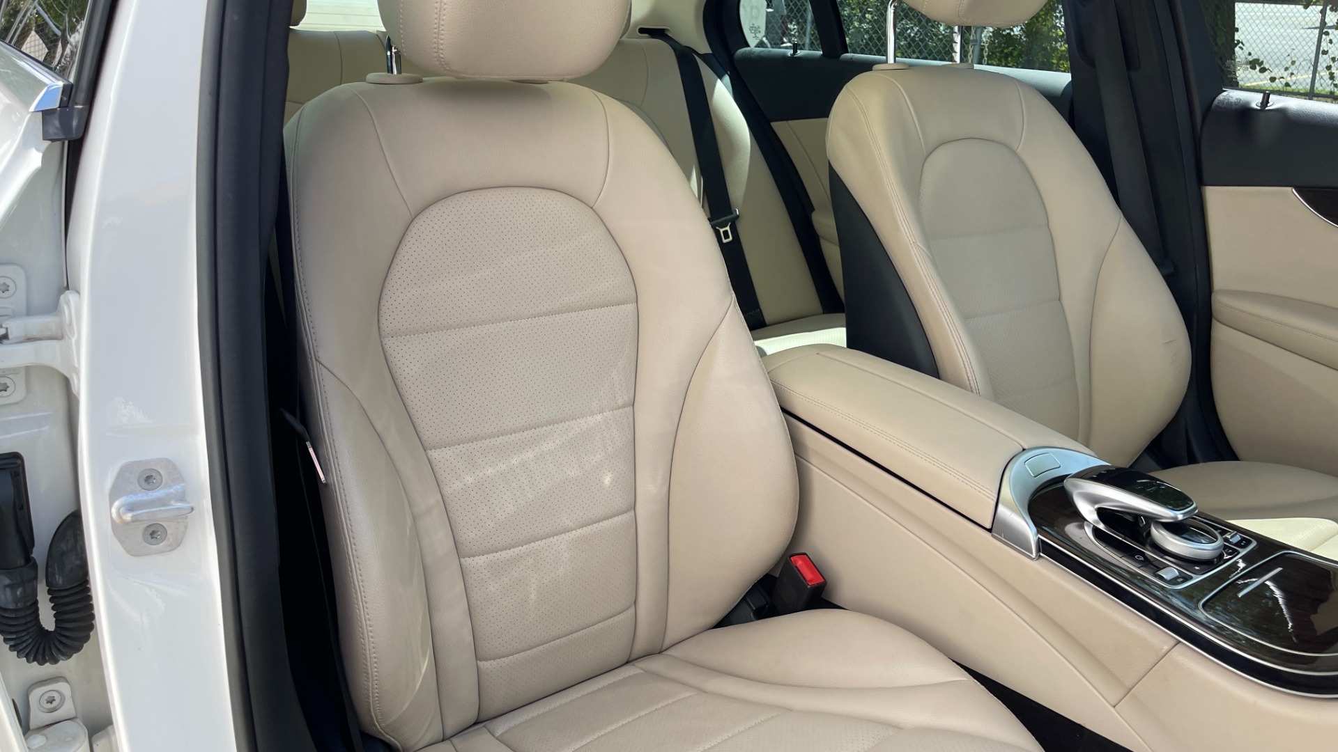 Used 2016 Mercedes-Benz C-Class C300 / 4MATIC / PREMIUM / LINDEN WOOD / ILLUMINATED STAR / MULTIMEDIA for sale $25,995 at Formula Imports in Charlotte NC 28227 15