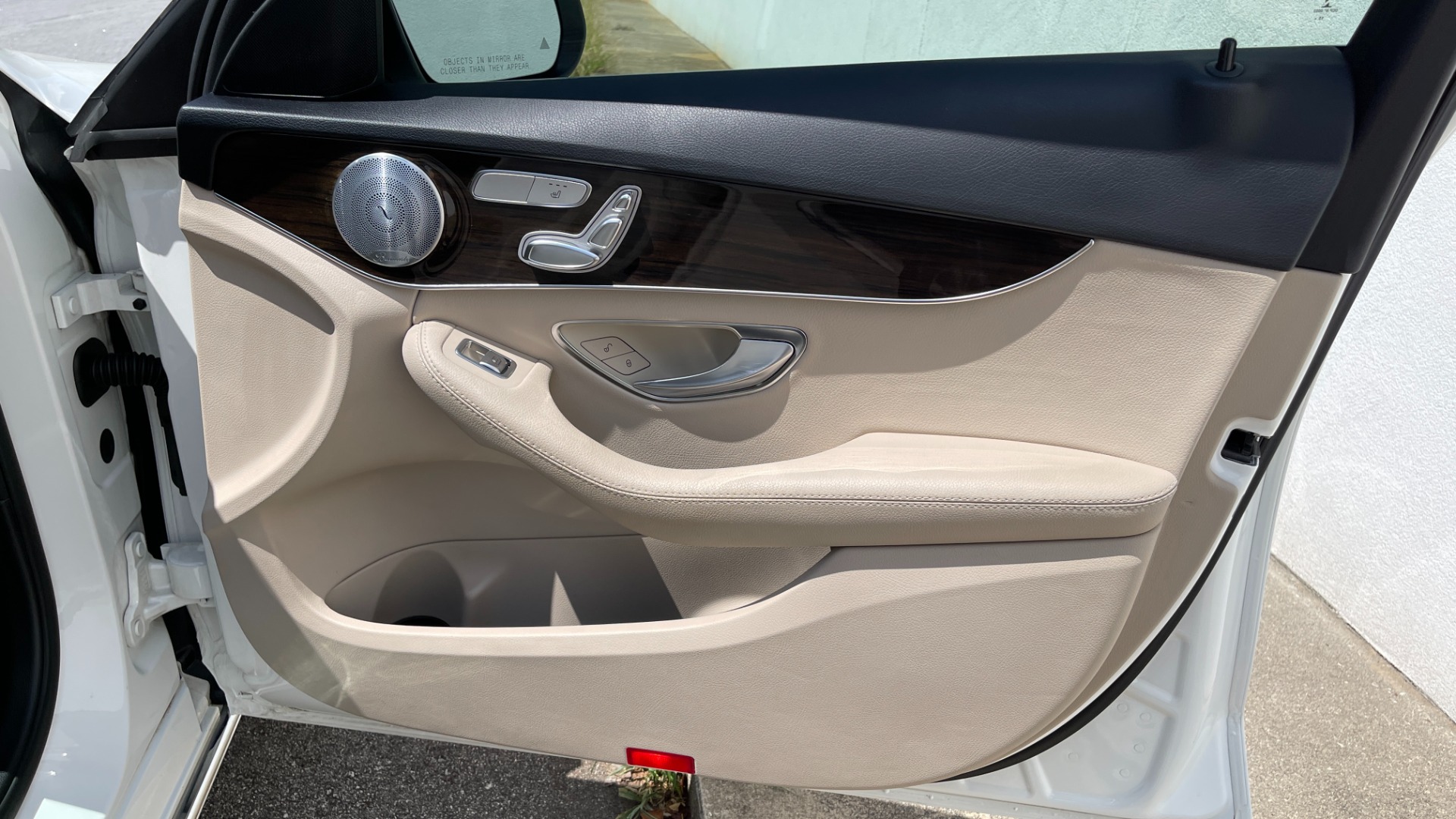 Used 2016 Mercedes-Benz C-Class C300 / 4MATIC / PREMIUM / LINDEN WOOD / ILLUMINATED STAR / MULTIMEDIA for sale $25,995 at Formula Imports in Charlotte NC 28227 30