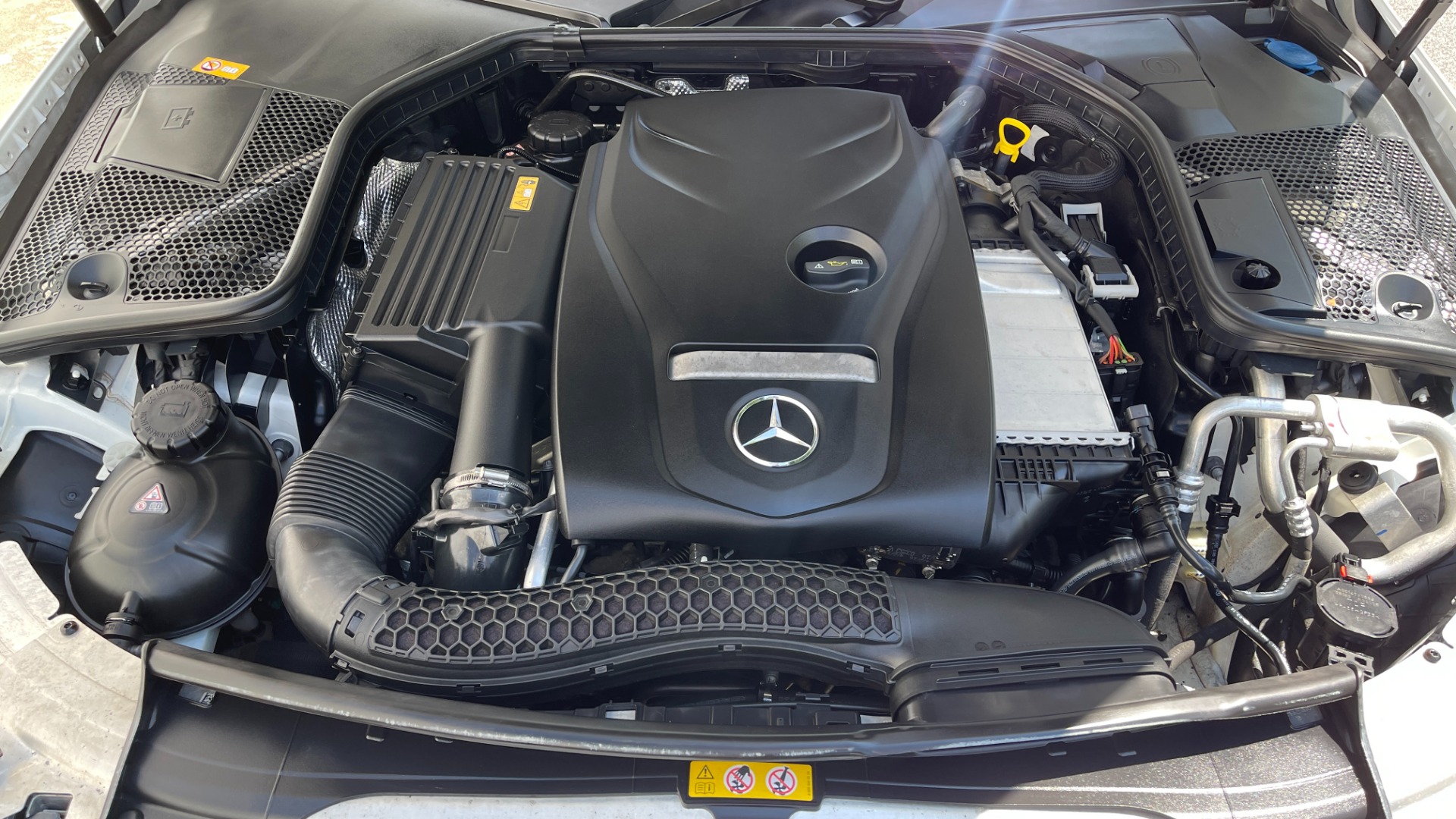 Used 2016 Mercedes-Benz C-Class C300 / 4MATIC / PREMIUM / LINDEN WOOD / ILLUMINATED STAR / MULTIMEDIA for sale $25,995 at Formula Imports in Charlotte NC 28227 36
