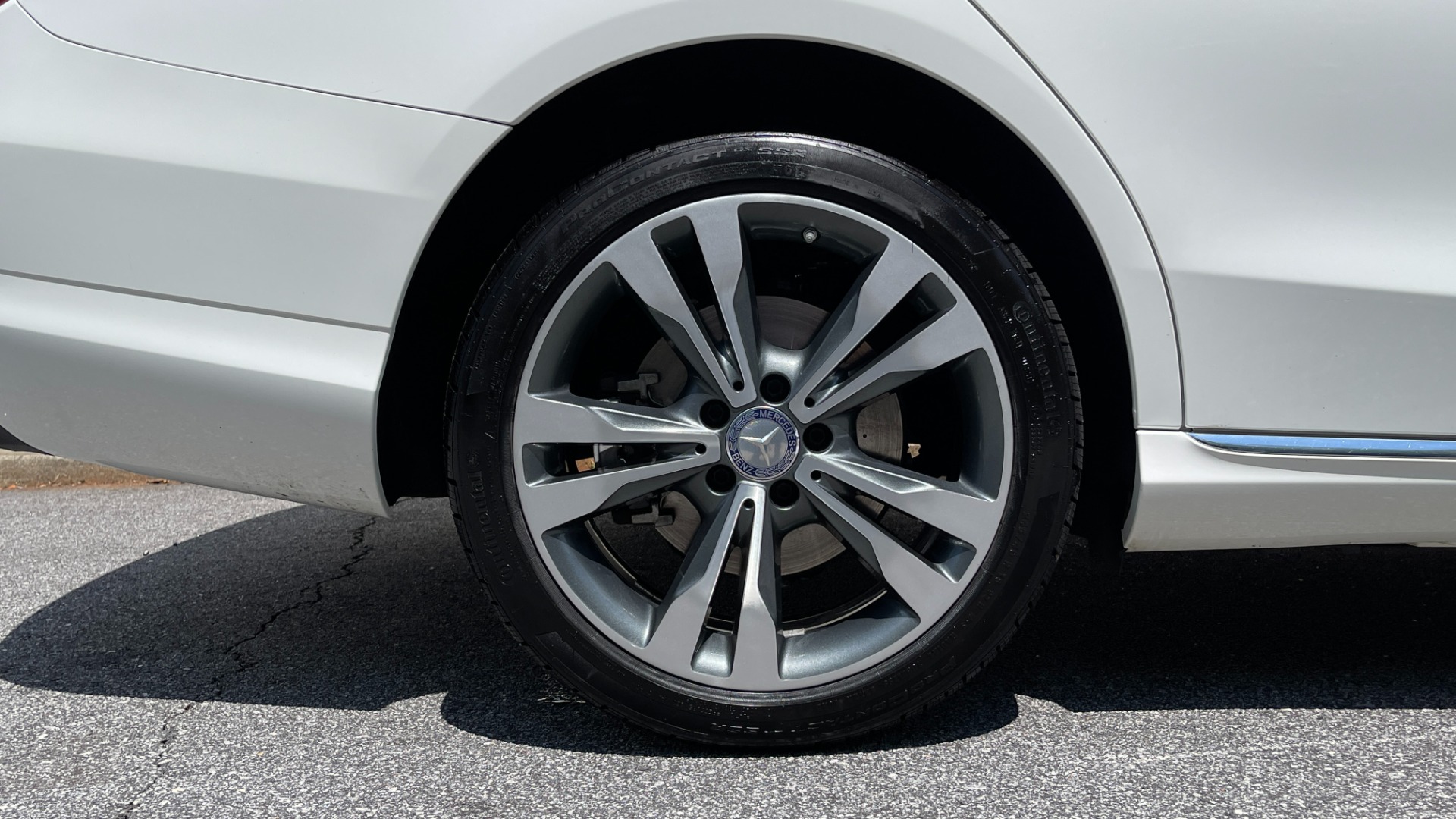 Used 2016 Mercedes-Benz C-Class C300 / 4MATIC / PREMIUM / LINDEN WOOD / ILLUMINATED STAR / MULTIMEDIA for sale $25,995 at Formula Imports in Charlotte NC 28227 41