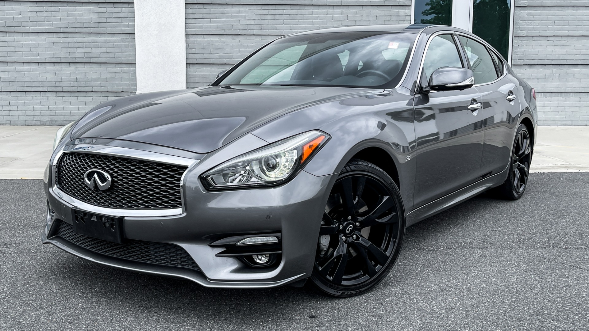 Used 2015 INFINITI Q70 3.7 / SPORT PACKAGE / BOSE / 20IN WHEELS / NAV / REARVIEW for sale Sold at Formula Imports in Charlotte NC 28227 1