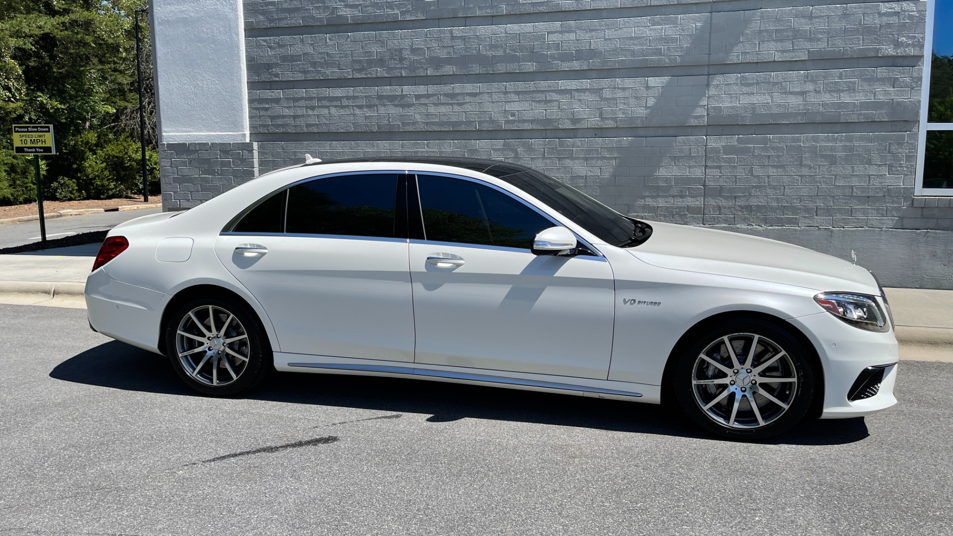 Used 2016 Mercedes-Benz S-Class AMG S63 / EXCLUSIVE TRIM / BURMESTER 3D HIGH END SOUND / DRIVER ASSISTANCE  for sale Sold at Formula Imports in Charlotte NC 28227 3
