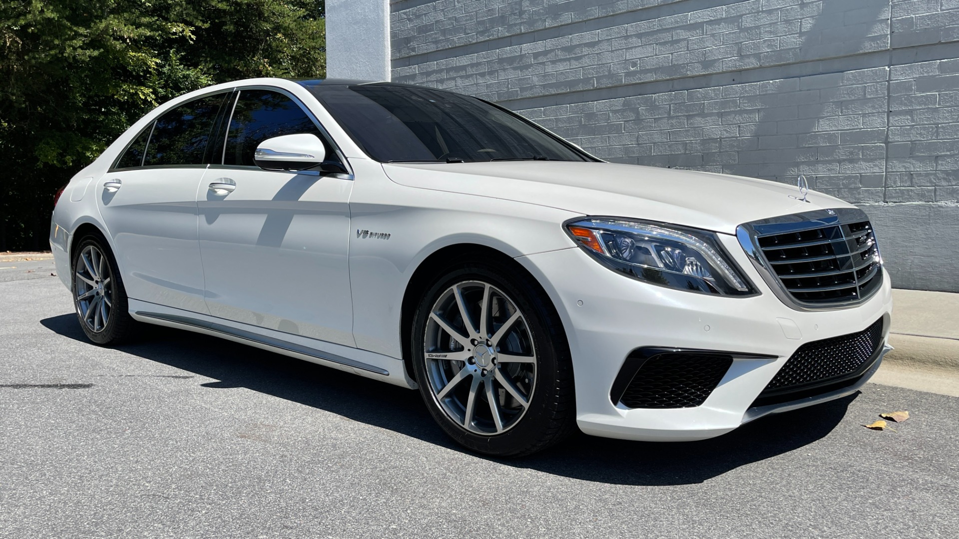 Used 2016 Mercedes-Benz S-Class AMG S63 / EXCLUSIVE TRIM / BURMESTER 3D HIGH END SOUND / DRIVER ASSISTANCE for sale Sold at Formula Imports in Charlotte NC 28227 4