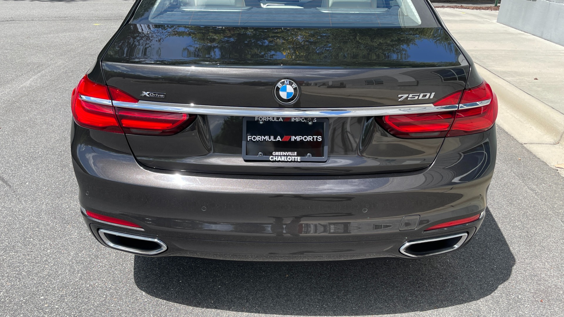 Used 2016 BMW 7 Series 750i xDrive / LUXURY SEATING / DRIVER ASSIST / EXECUTIVE 2 PACKAGE for sale Sold at Formula Imports in Charlotte NC 28227 10